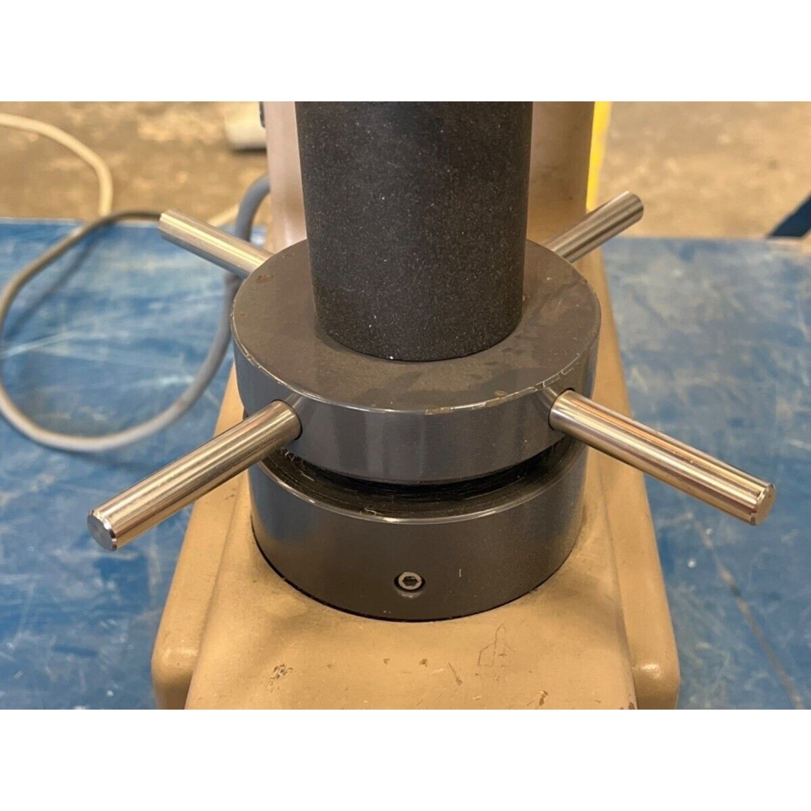 LECO RT-120 HARDNESS TESTER