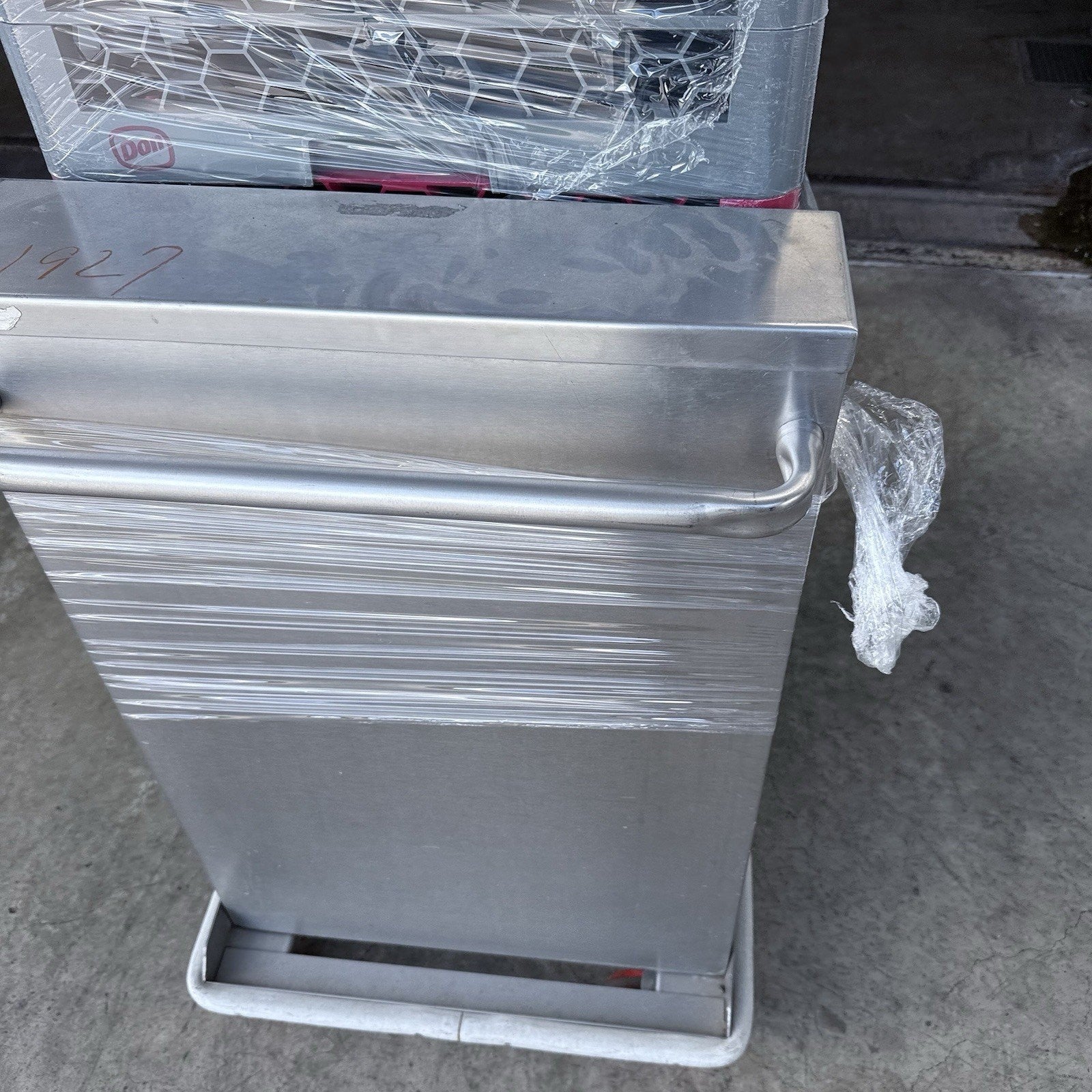 Servolift Eastern ASCA-ST Dishwasher Tray & Sheet Pan Dispenser