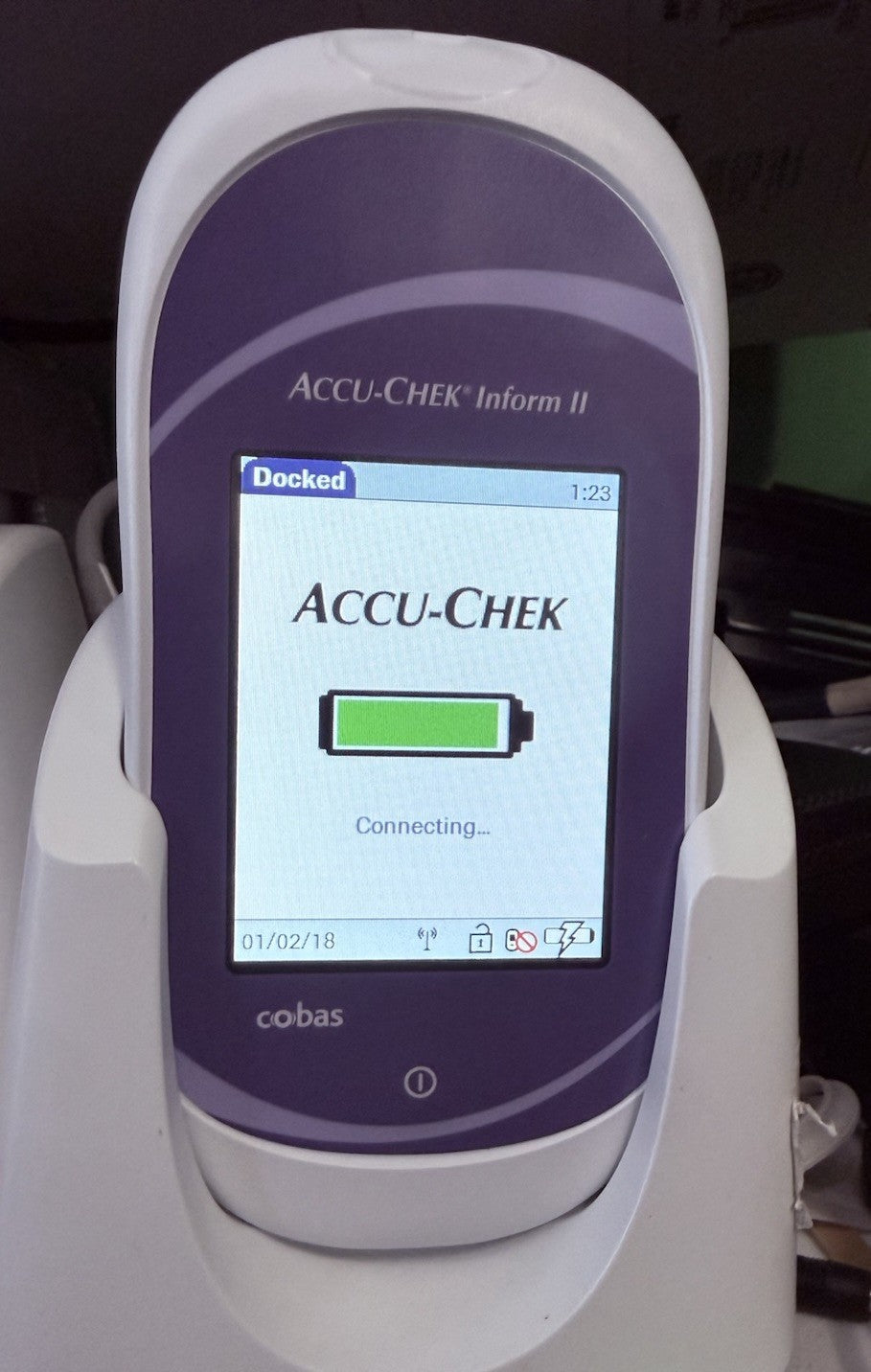 Roche Cobas Accu-Chek Inform II Meter 05060303 w/ Power supply Docking Station