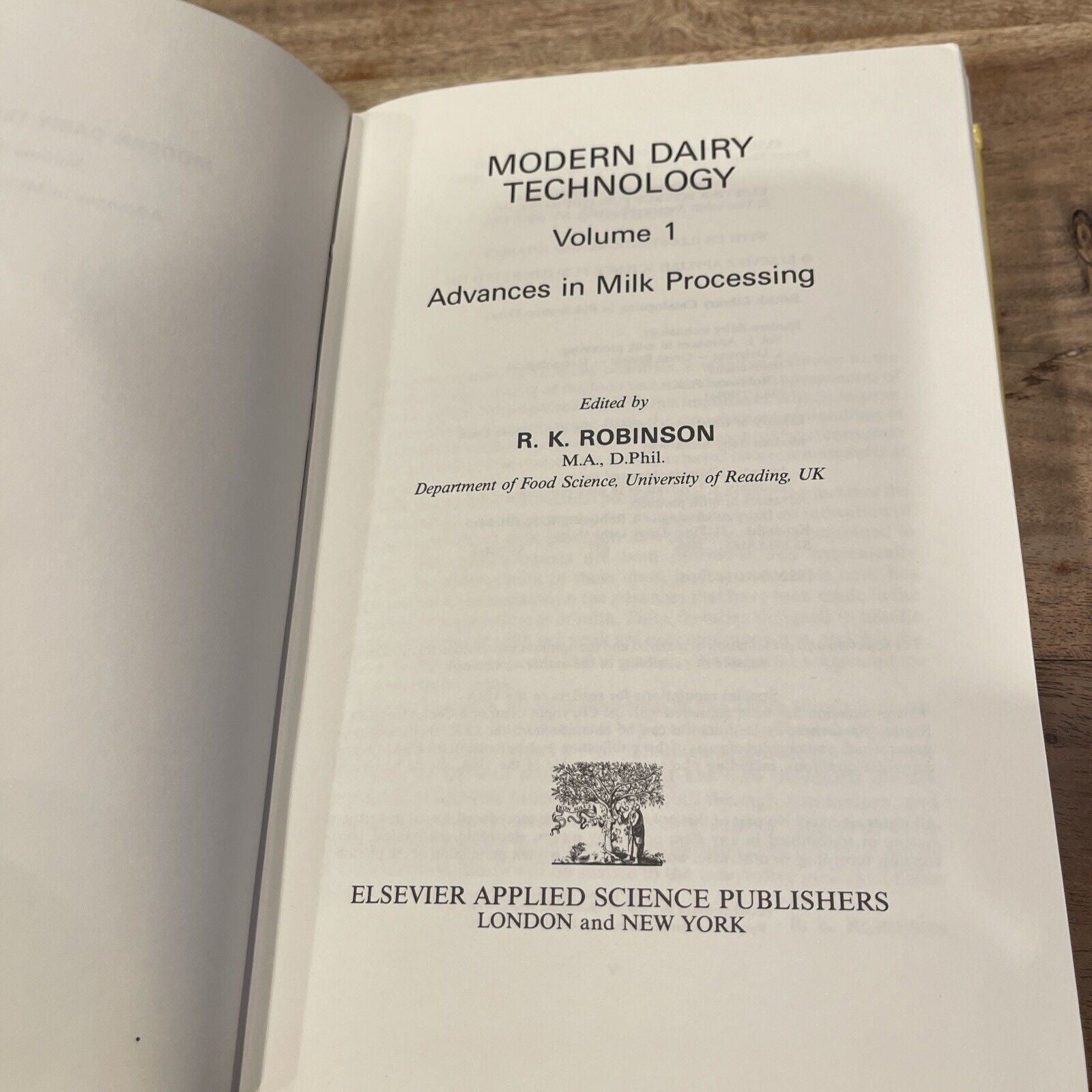 MODERN DAIRY TECHNOLOGY: ADVANCES IN MILK PRODUCTS V. 2 By R. K. Robinson *Mint*