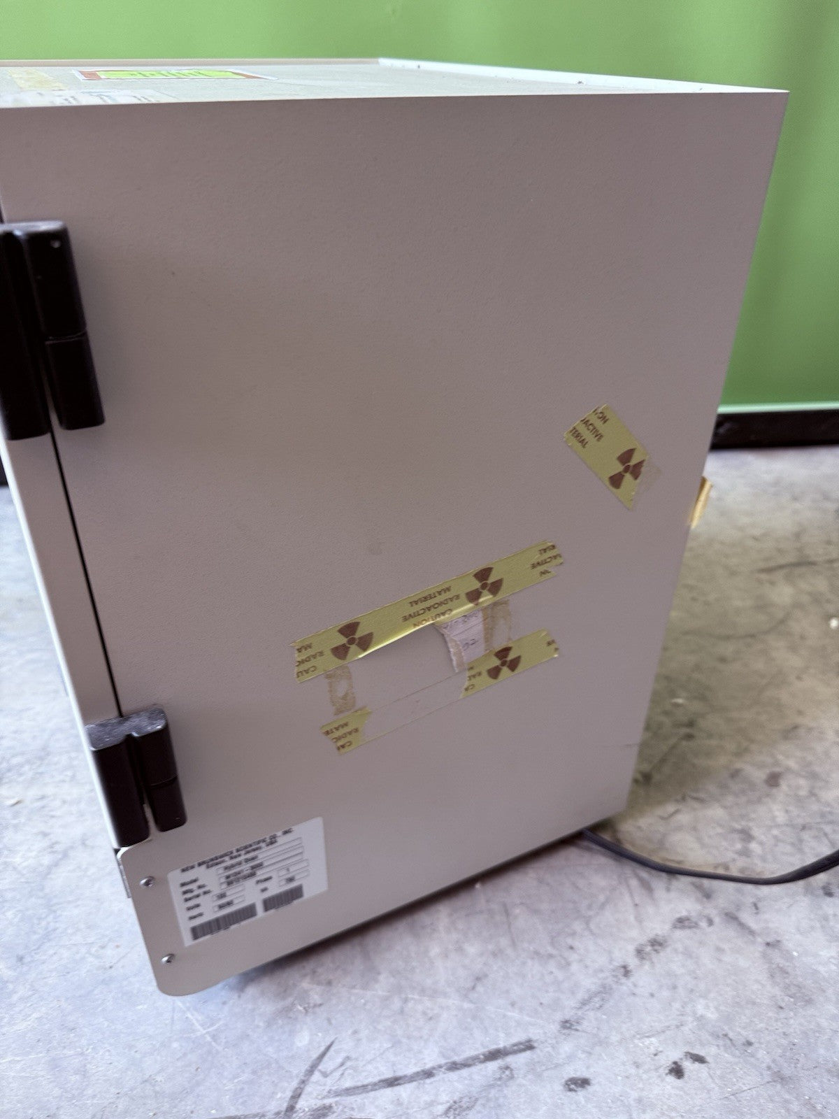 New Brunswick Hybird Oven / Rotation Speed Range: 10–80 RPM M1241-3000
