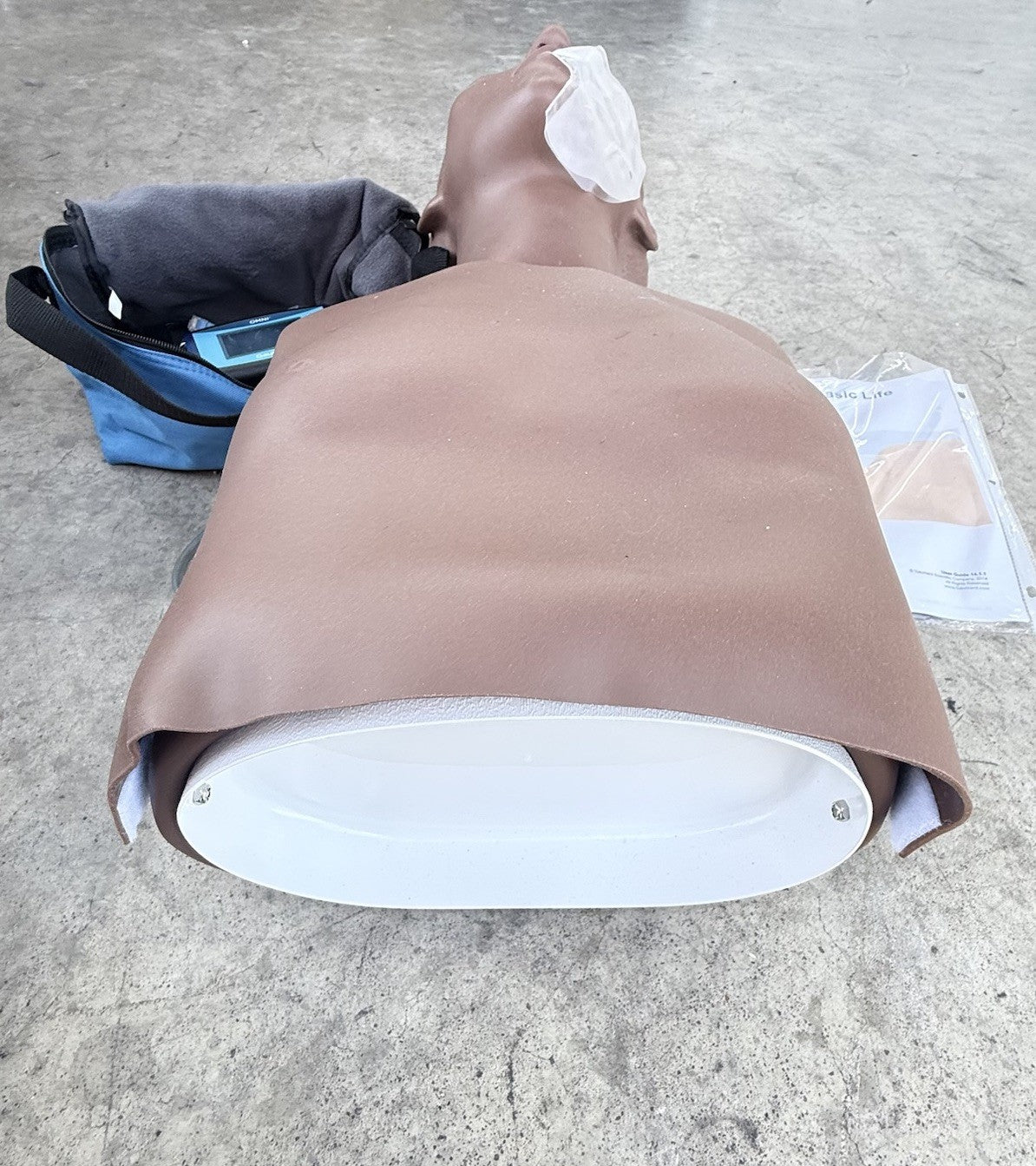 CPR Simon Basic Life Support Torso S309. Electronic.  Brown