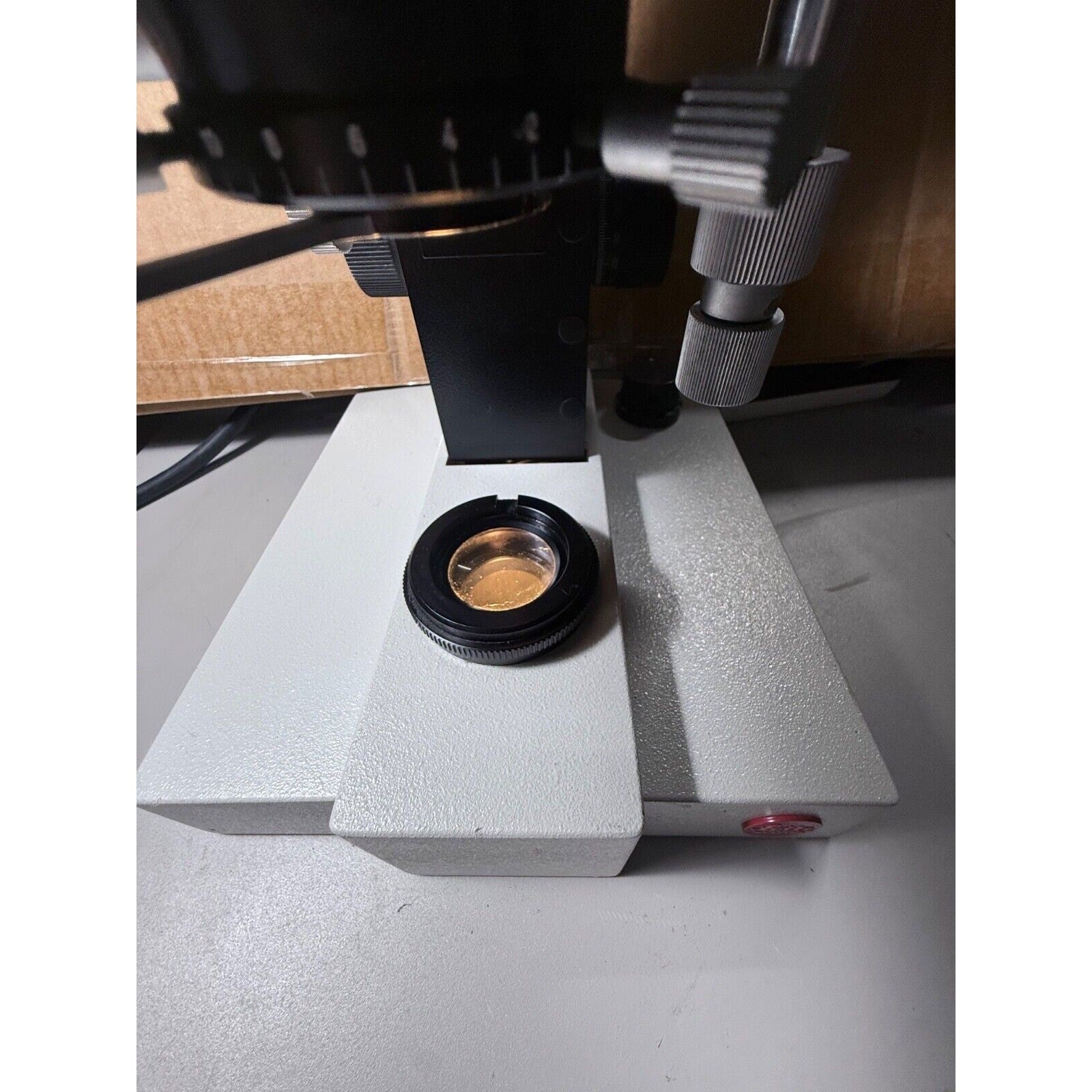 Leitz SM-LUX Microscope 020-446 024. TESTED
