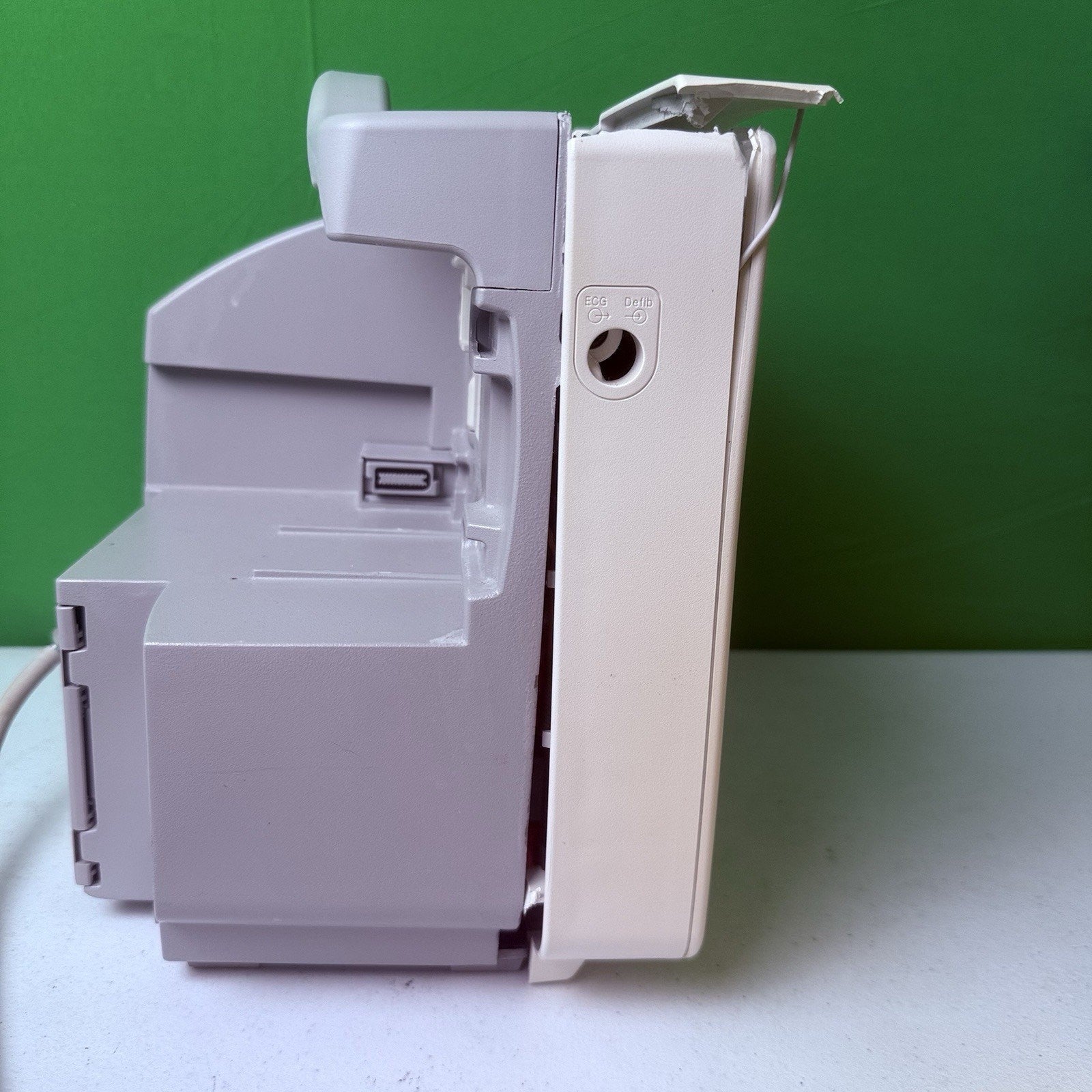 PHILIPS MP30 INTELLIVUE PATIENT MONITOR For Parts