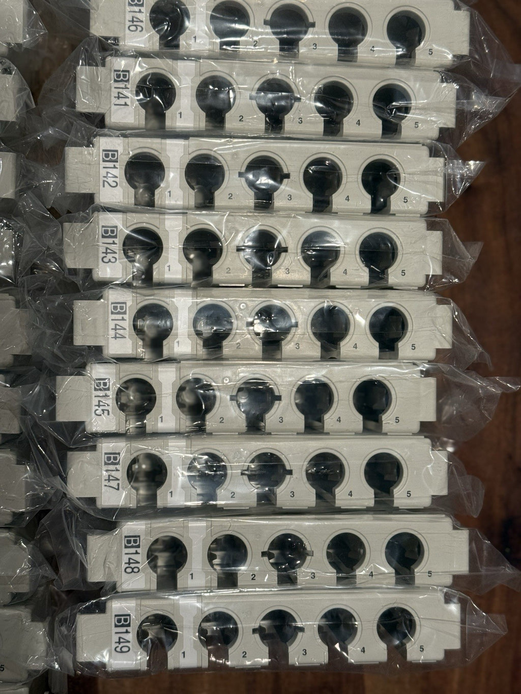 Abbott Chemistry Analyzer Sample Carrier Racks 77513-108 5-Tube Ports, 29 Units