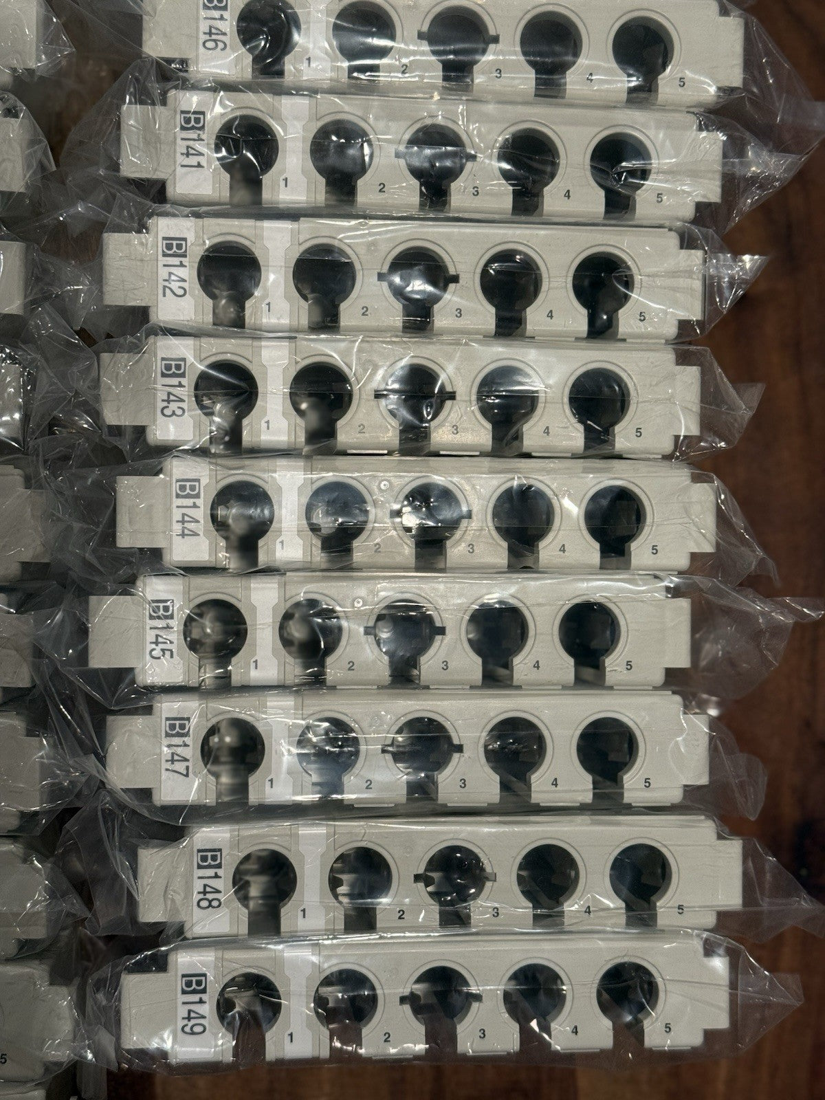 Abbott Chemistry Analyzer Sample Carrier Racks 77513-108 5-Tube Ports, 29 Units