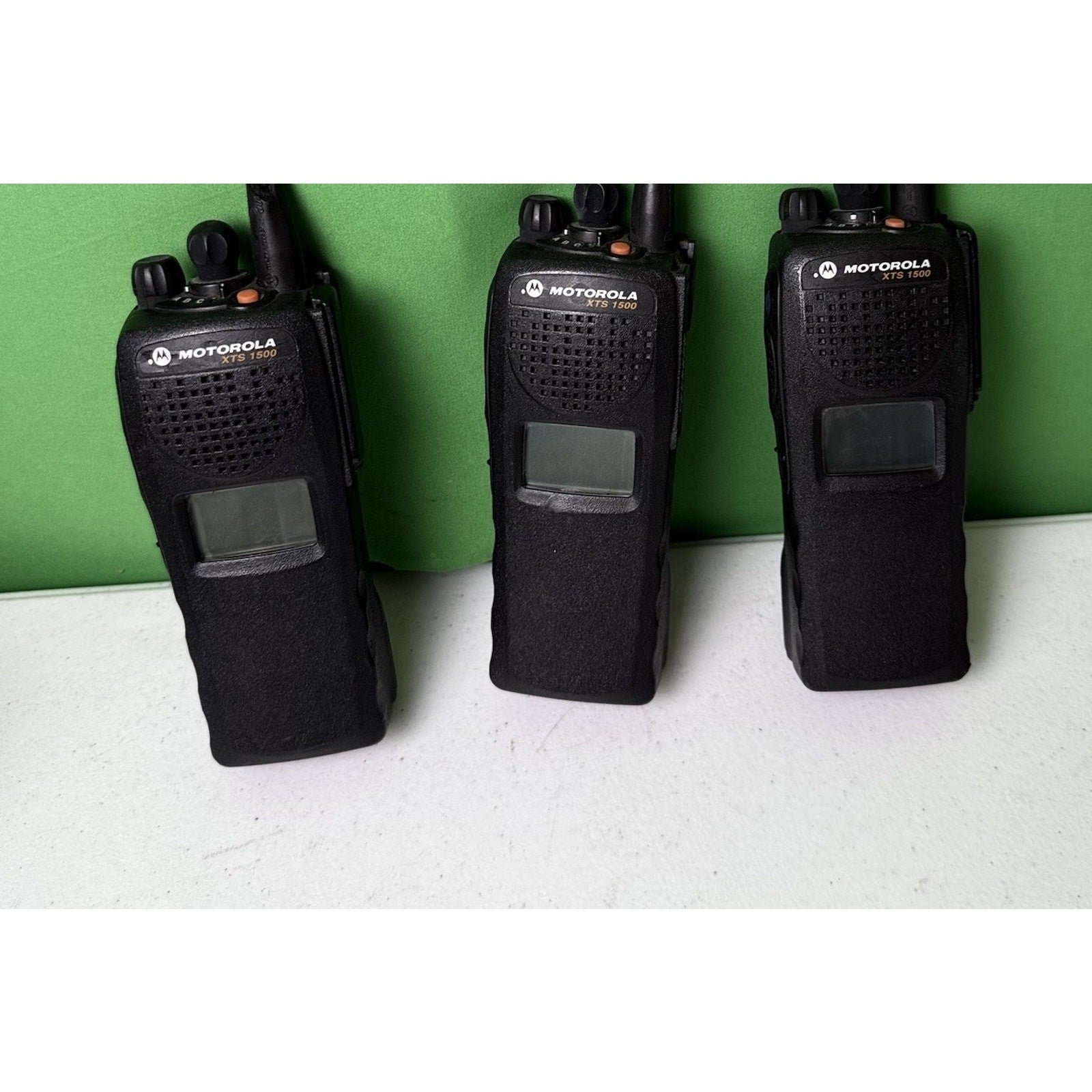 Motorola XTS 1500 Model H66UCD9PWSAN Portable W/ Encryption, And New Antenna