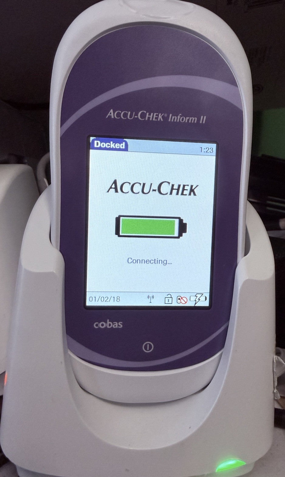 Roche Cobas Accu-Chek Inform II Meter 05060303 w/ Power supply Docking Station