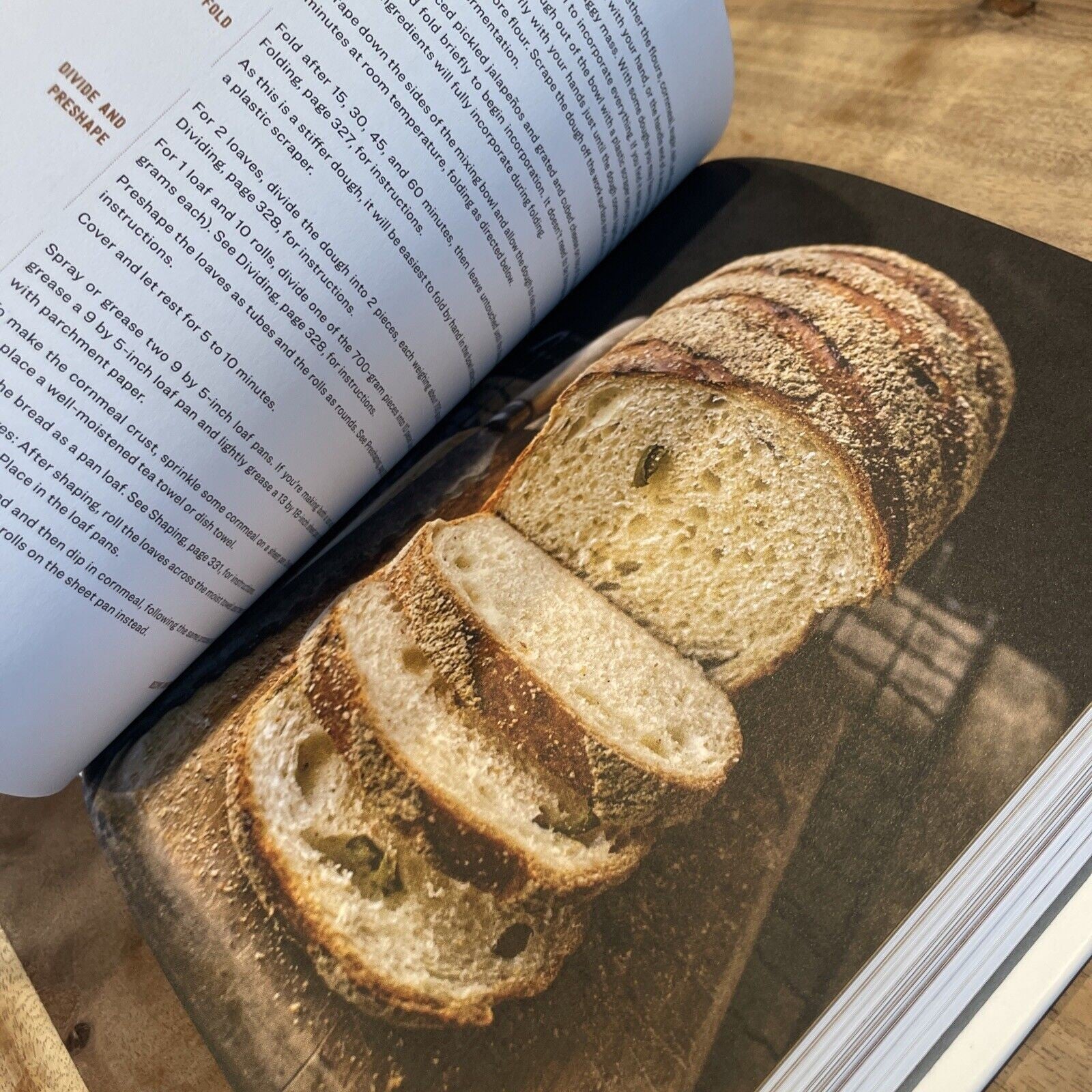 Breaking Bread : A Baker's Journey Home in 75 Recipes by Martin Philip (2017,...