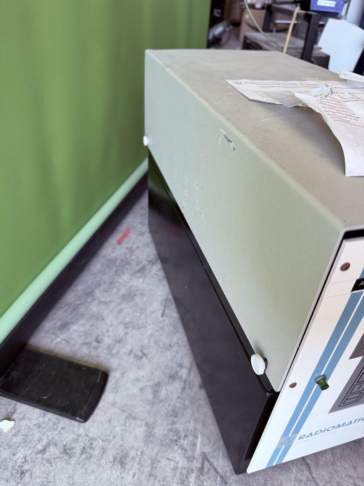 CANBERRA RADIOMATIC INTRUMENTS A-100 RADIOACTIVE FLOW DETECTOR FLO-ONE BETA