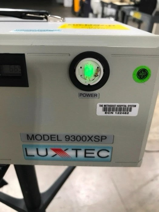 LUXTEC 9300XSP XENON LIGHT SOURCE W/ Stand