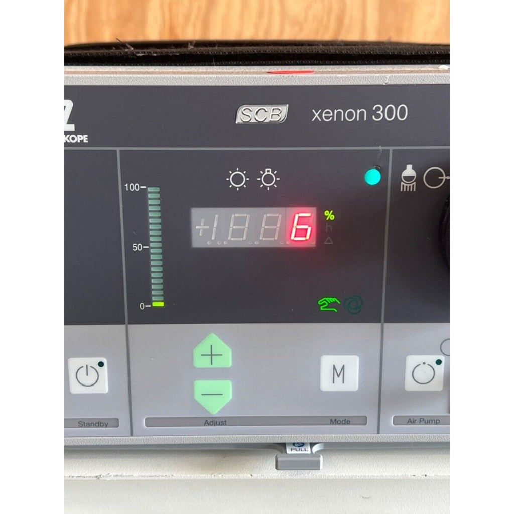 Karl Storz 20133120 SCB Xenon 300 Watt Light Source Endoscopy With Stand