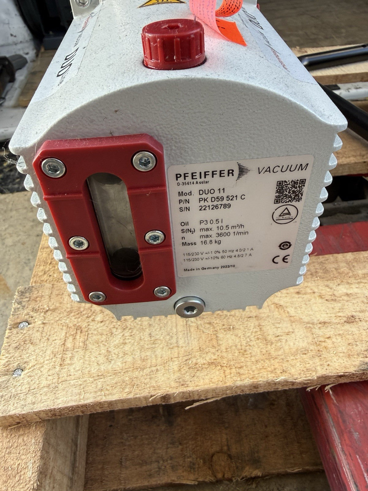 Pfeiffer D-35614 Asslar  Vacuum Pump Duo11 For Parts or Rebuild