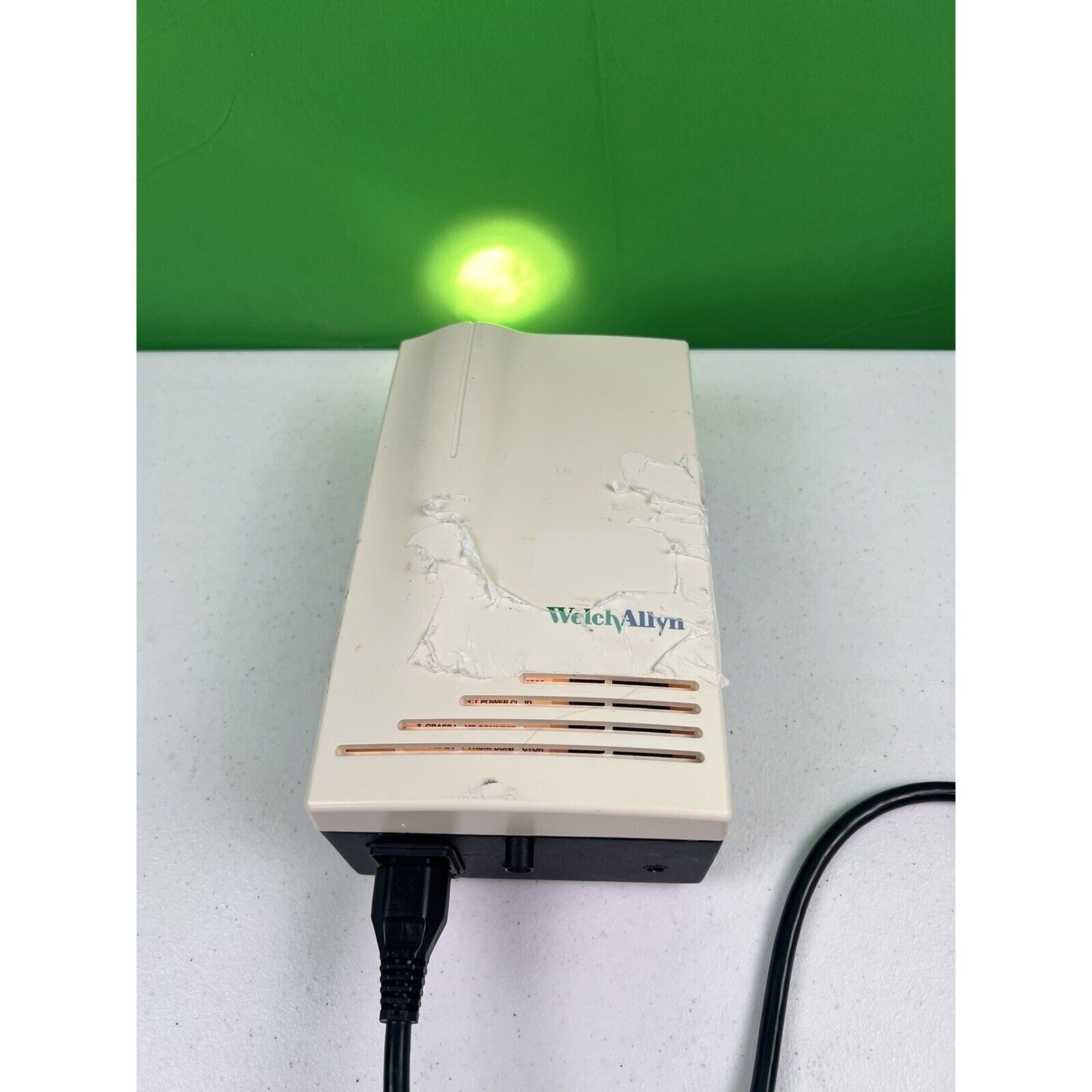 Welch Allyn 48740 White & Black 120 VAC 60Hz 400mA Exam Light Source