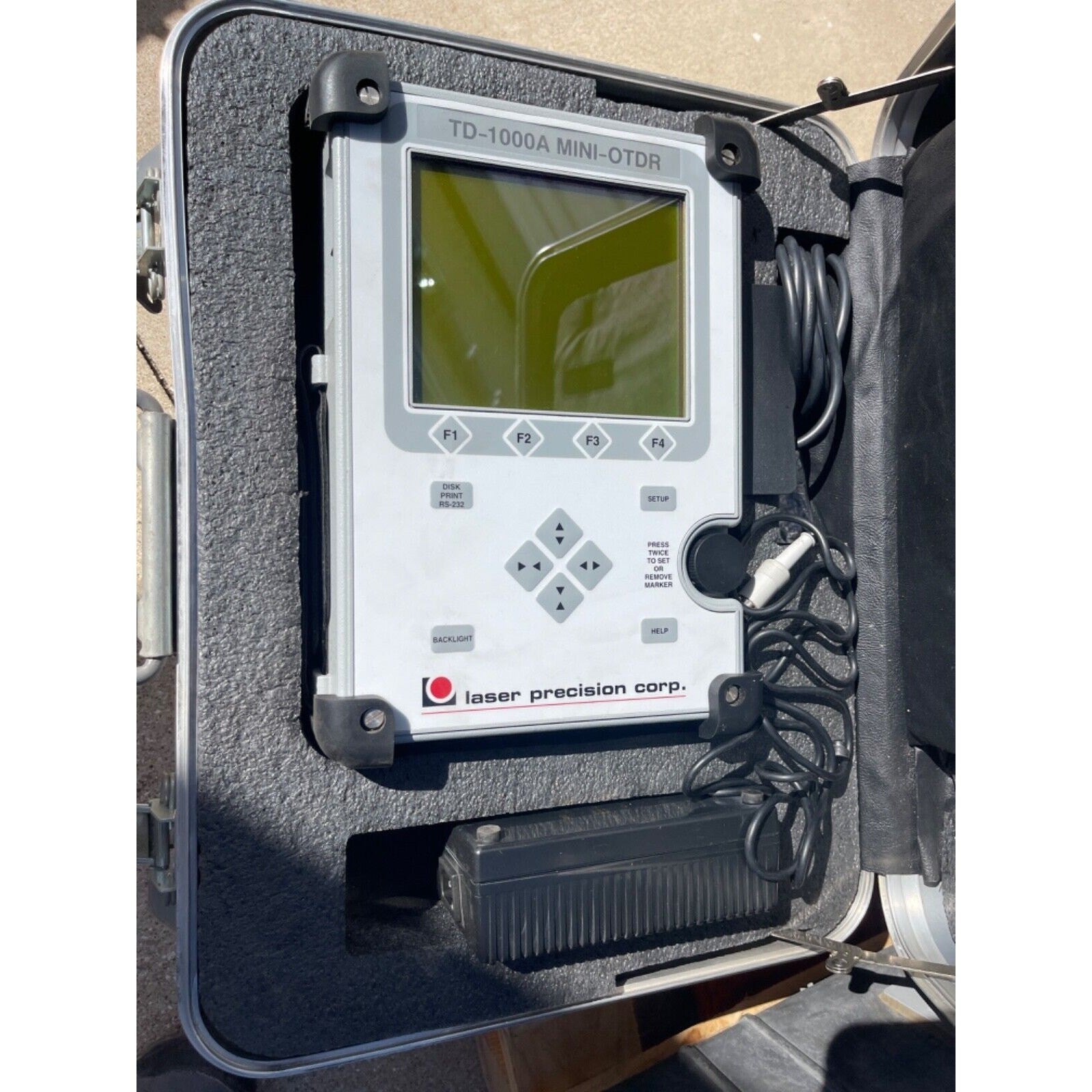 Laser Precision TD-1000D MINI-OTDR FiberWizard. With metal case