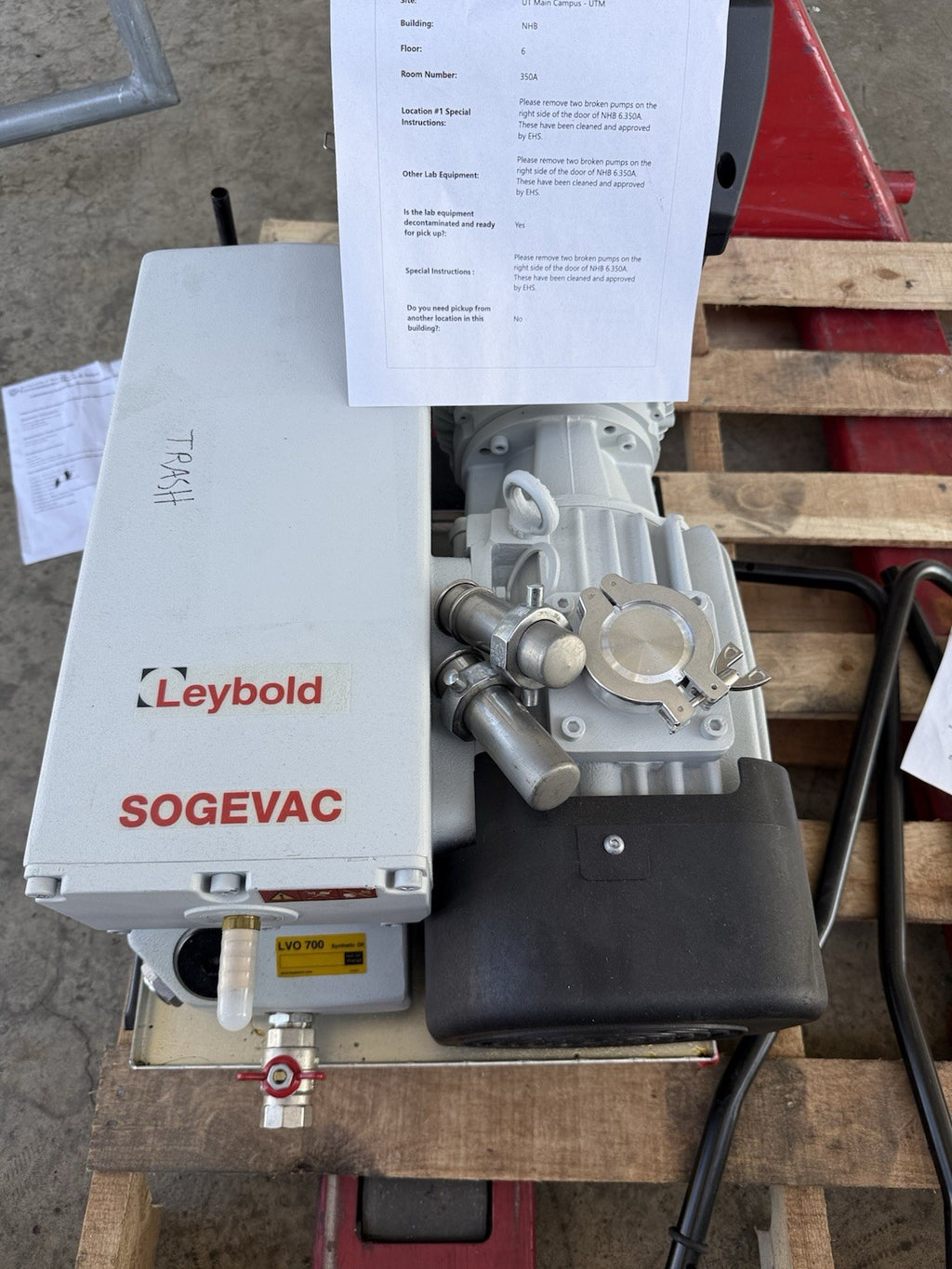 Sogevac Leybold SV120BIFC 960563V3002 Vacuum Pump For PARTS