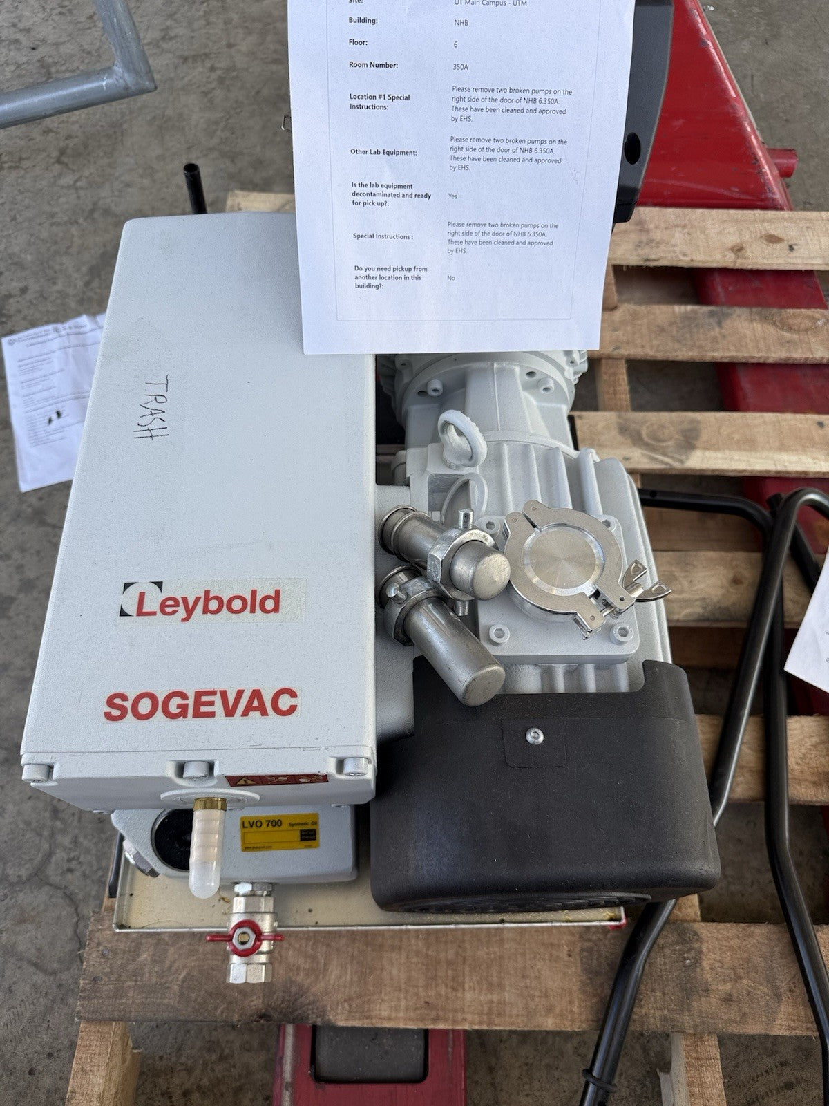 Sogevac Leybold SV120BIFC 960563V3002 Vacuum Pump For PARTS
