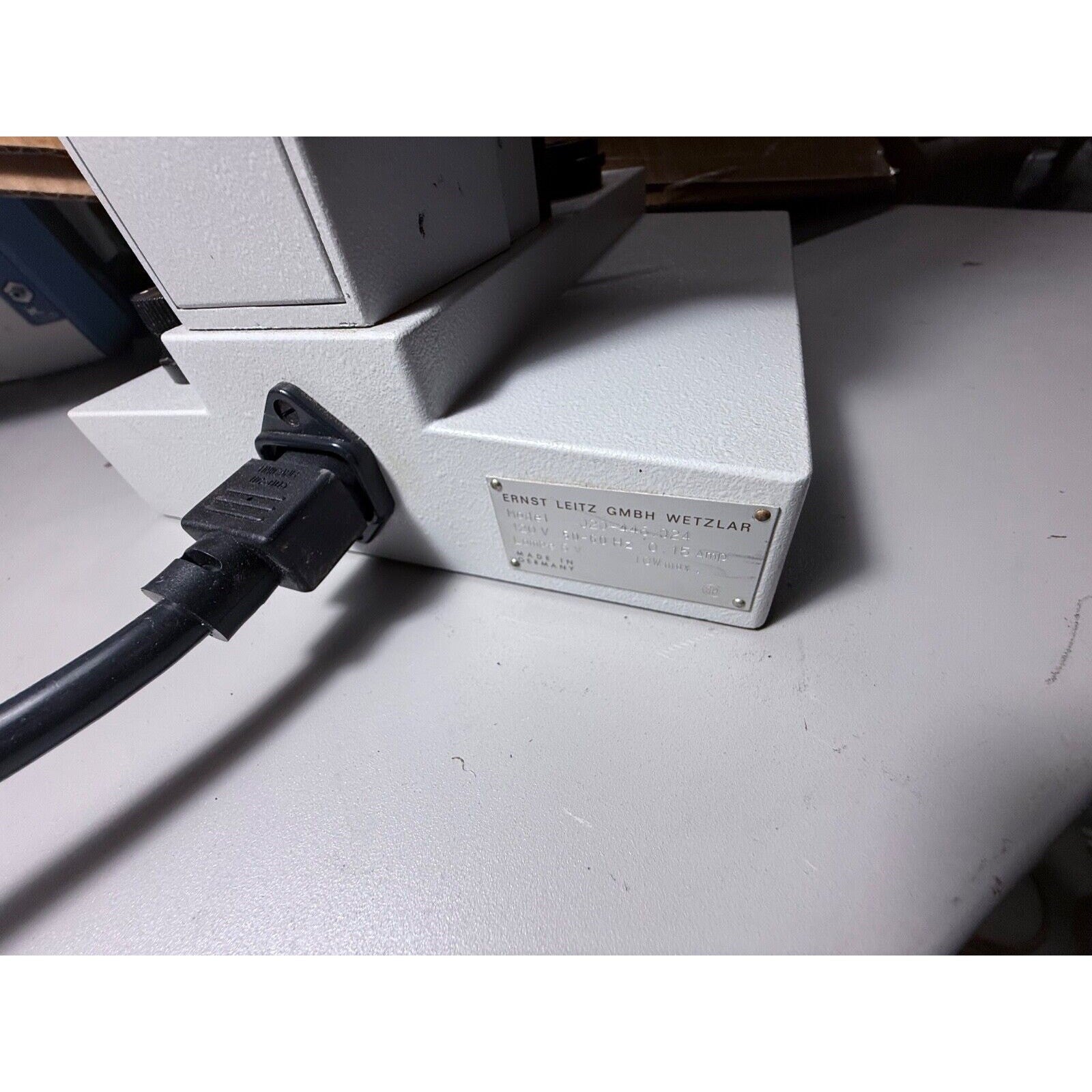 Leitz SM-LUX Microscope 020-446 024. TESTED