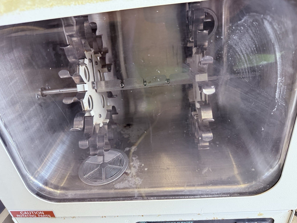 New Brunswick Hybird Oven / Rotation Speed Range: 10–80 RPM M1241-3000