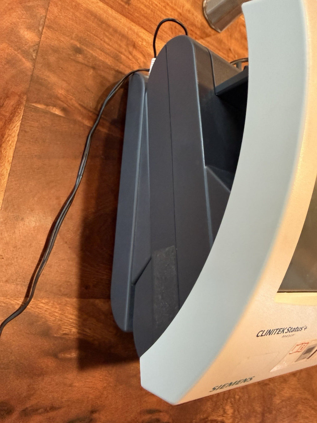 Siemens 10379675 Clinitek Status + Urine Analyzer, 10376323 Connector Power Supl