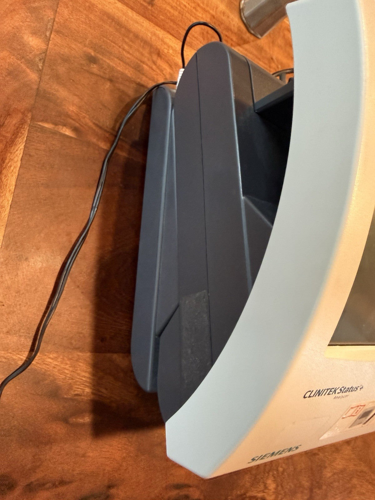 Siemens 10379675 Clinitek Status + Urine Analyzer, 10376323 Connector Power Supl