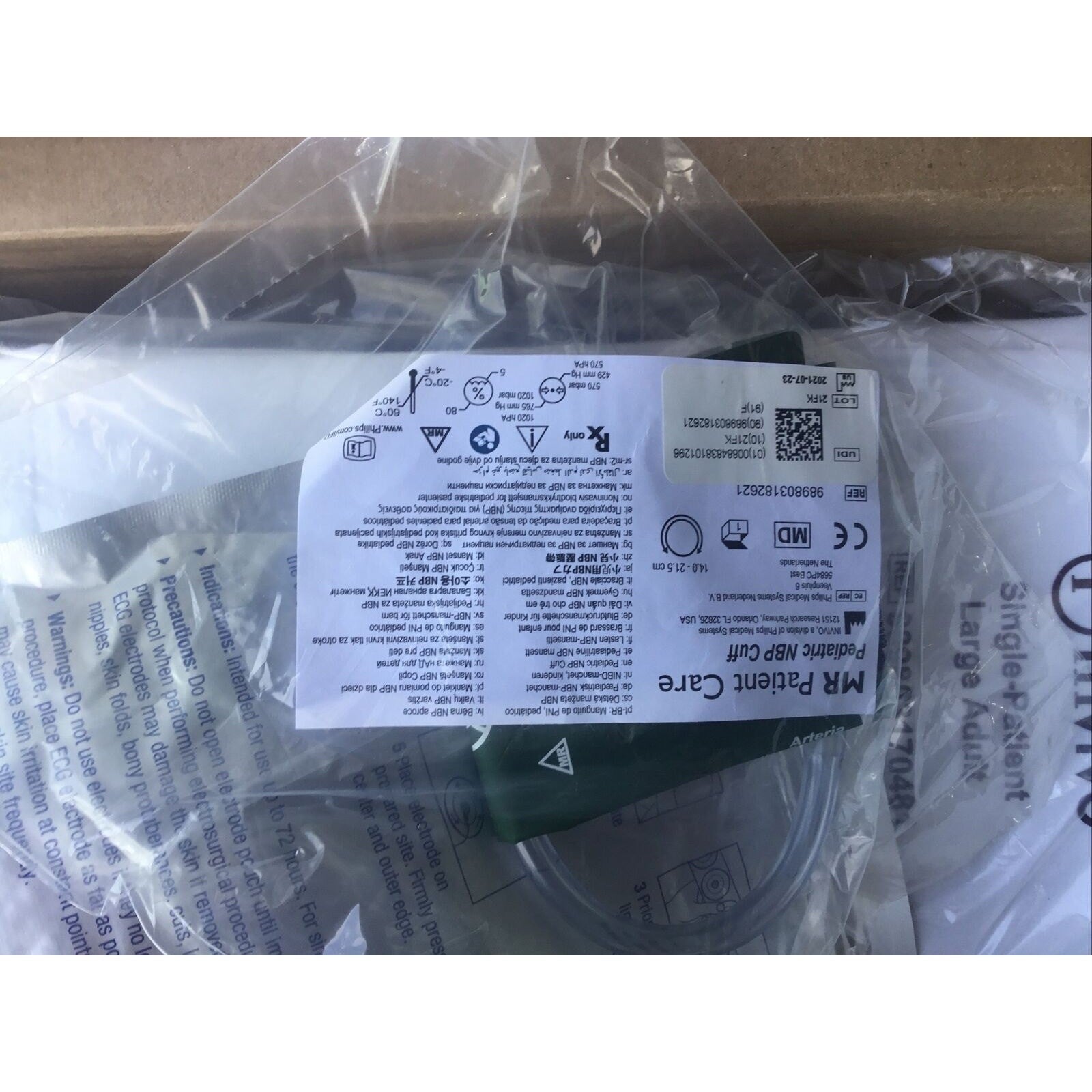 9898031790481 EXPRESSION MR PATIENT CARE - LARGE ADULT 35-45 Cm CUFFS