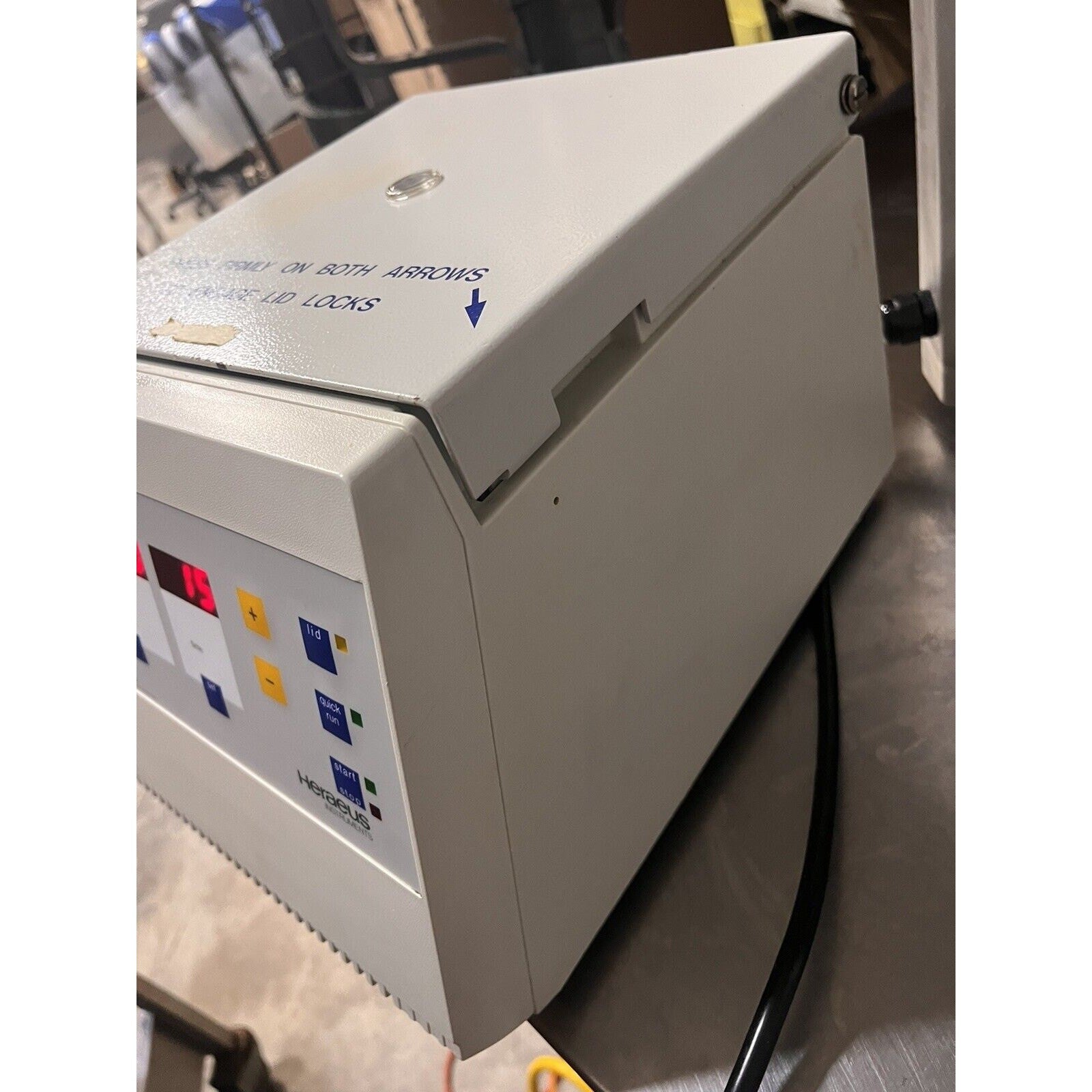 Baxter Heraeus Biofuge 13 Model 3637 W/ Heraeus Cat-No. 3743 - TESTED