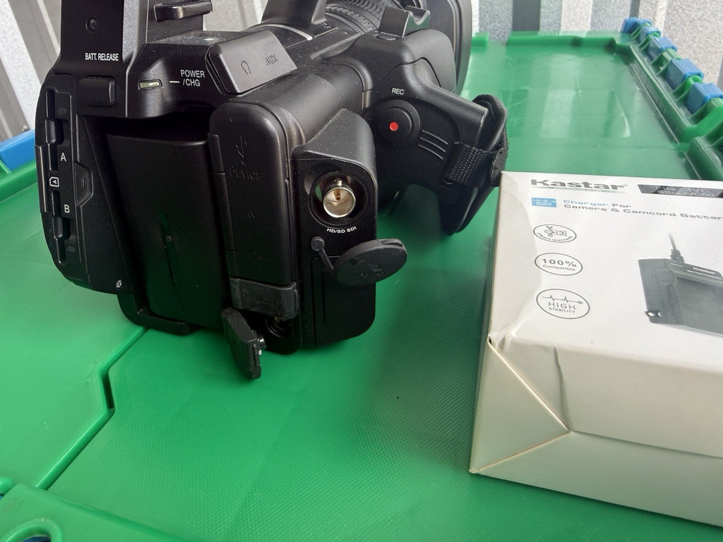 JVC GY-HM600U Professional Camera ProHD Handheld Camcorder W New Battery Charger