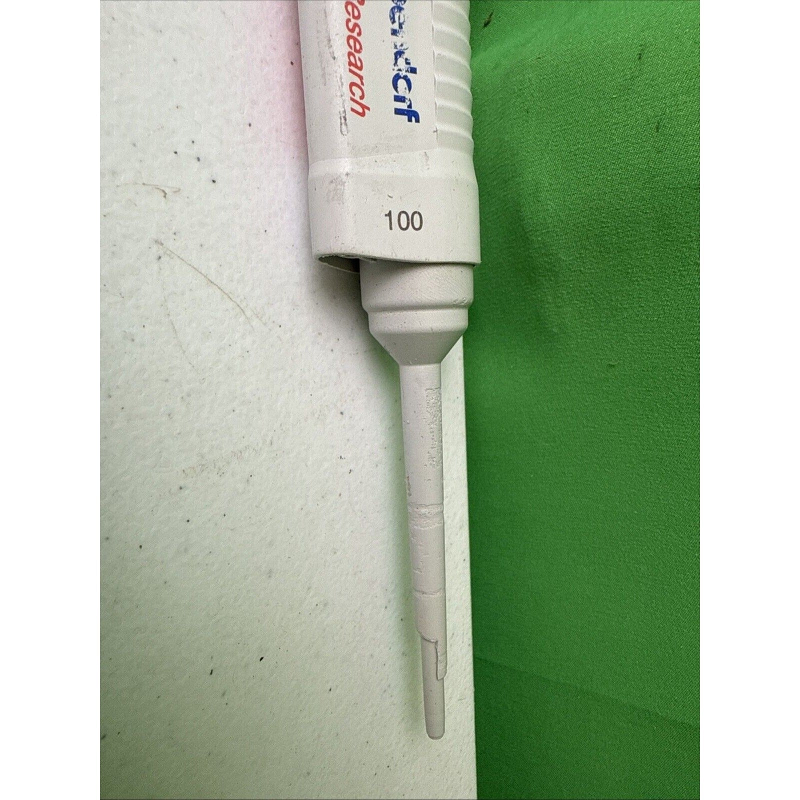 Eppendorf Research Adjustable Volume Single Channel Pipette, 100 - 1000 uL.