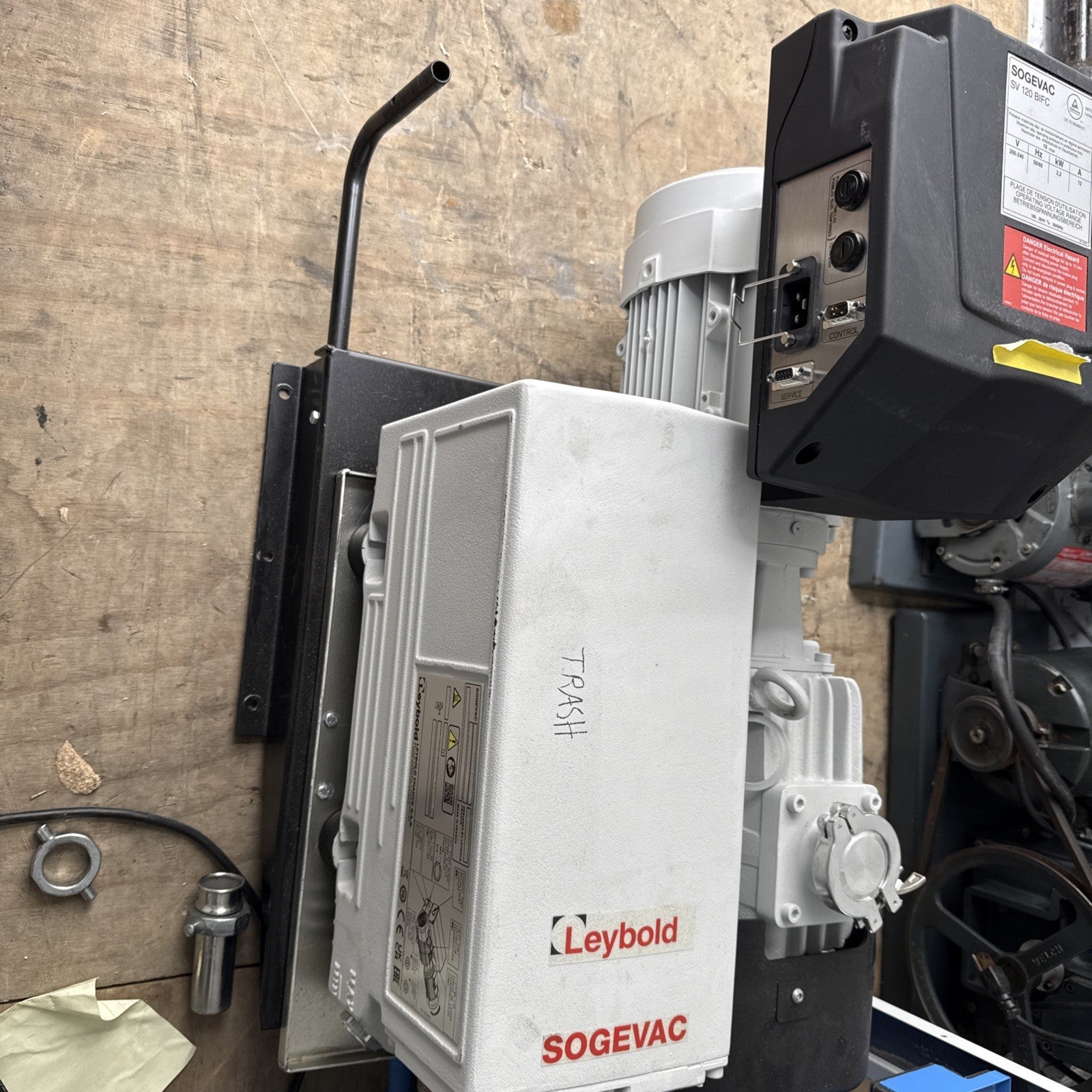Sogevac Leybold SV120BIFC 960563V3002 Vacuum Pump For PARTS