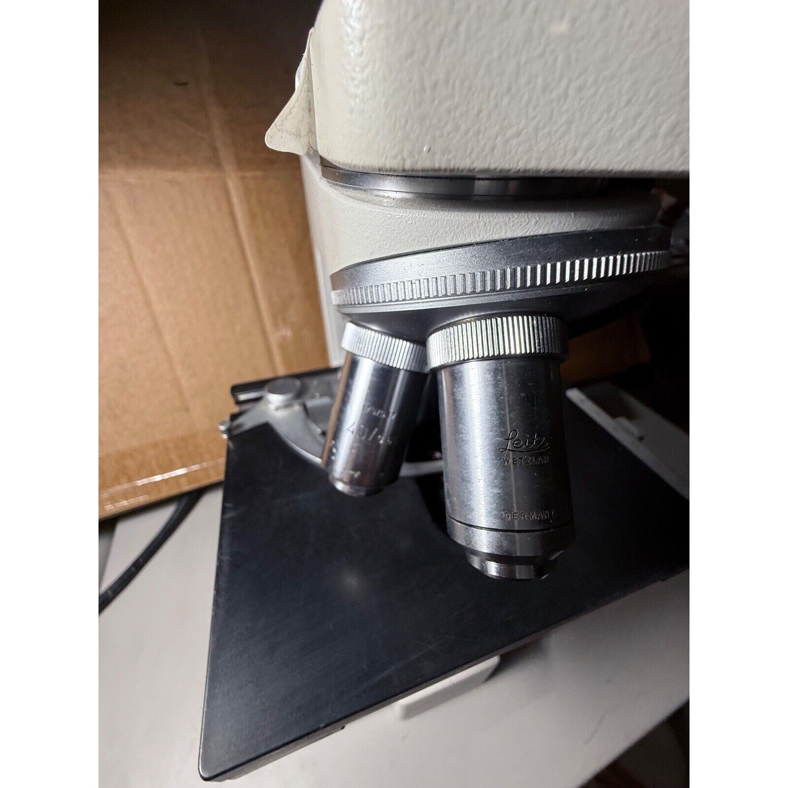 Leitz SM-LUX Microscope 020-446 024. TESTED