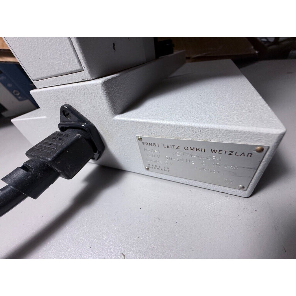 Leitz SM-LUX Microscope 020-446 024. TESTED