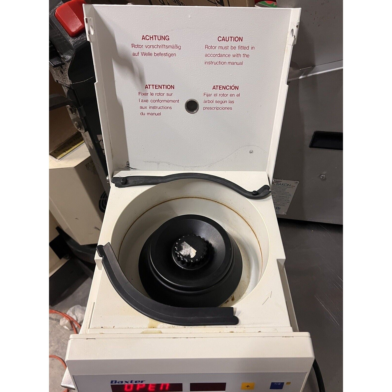 Baxter Heraeus Biofuge 13 Model 3637 W/ Heraeus Cat-No. 3743 - TESTED