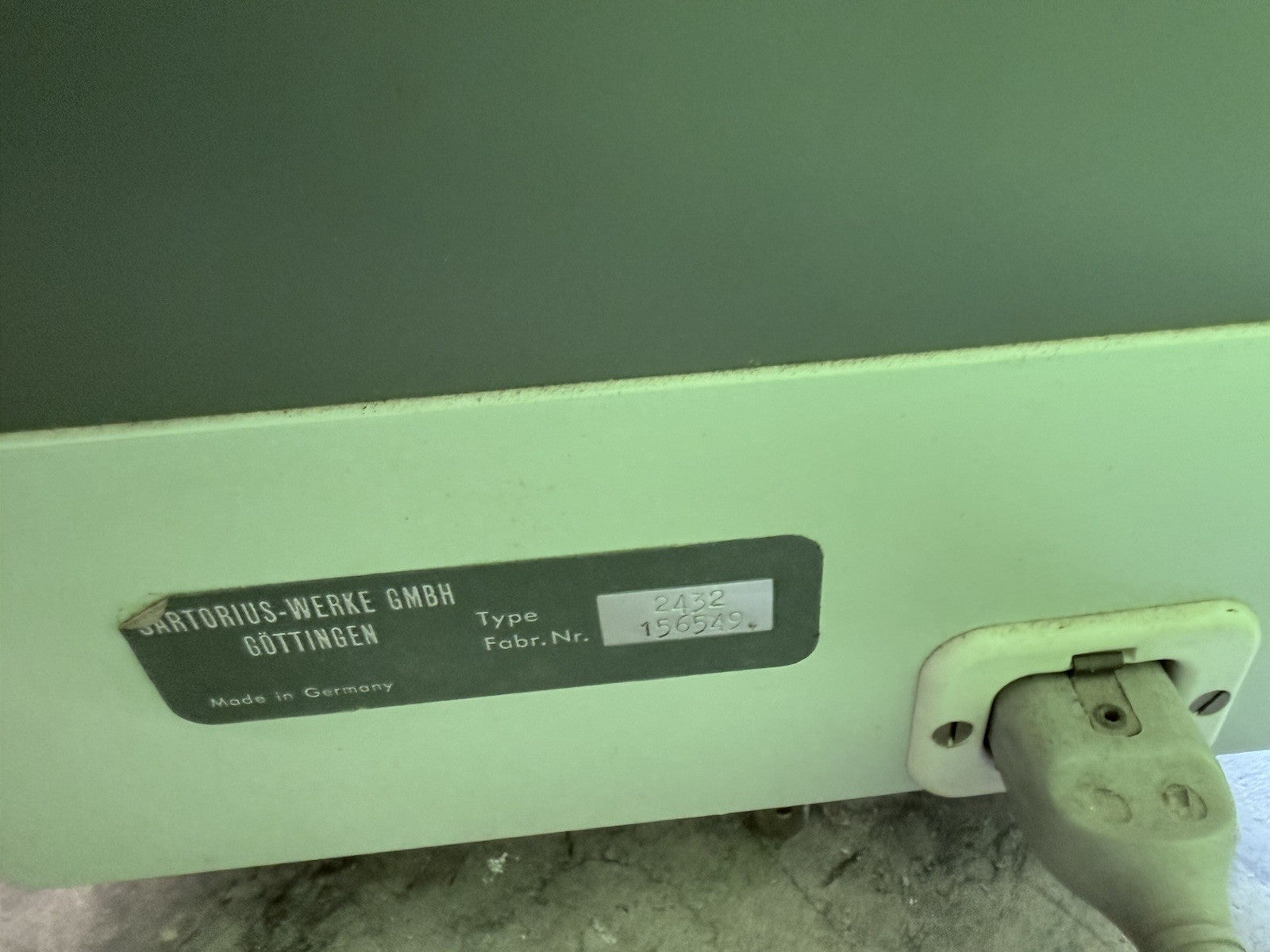 Sartorius 2432 analytical balance lab scale