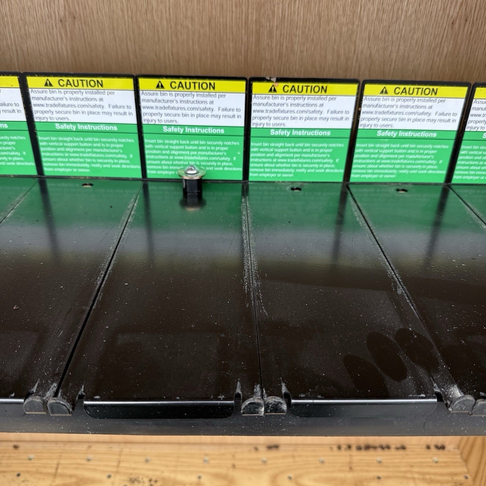 Trade Fixtures Radeus model 418 Gravity Bin Dispenser SHELVE MOUNTING BRACKET