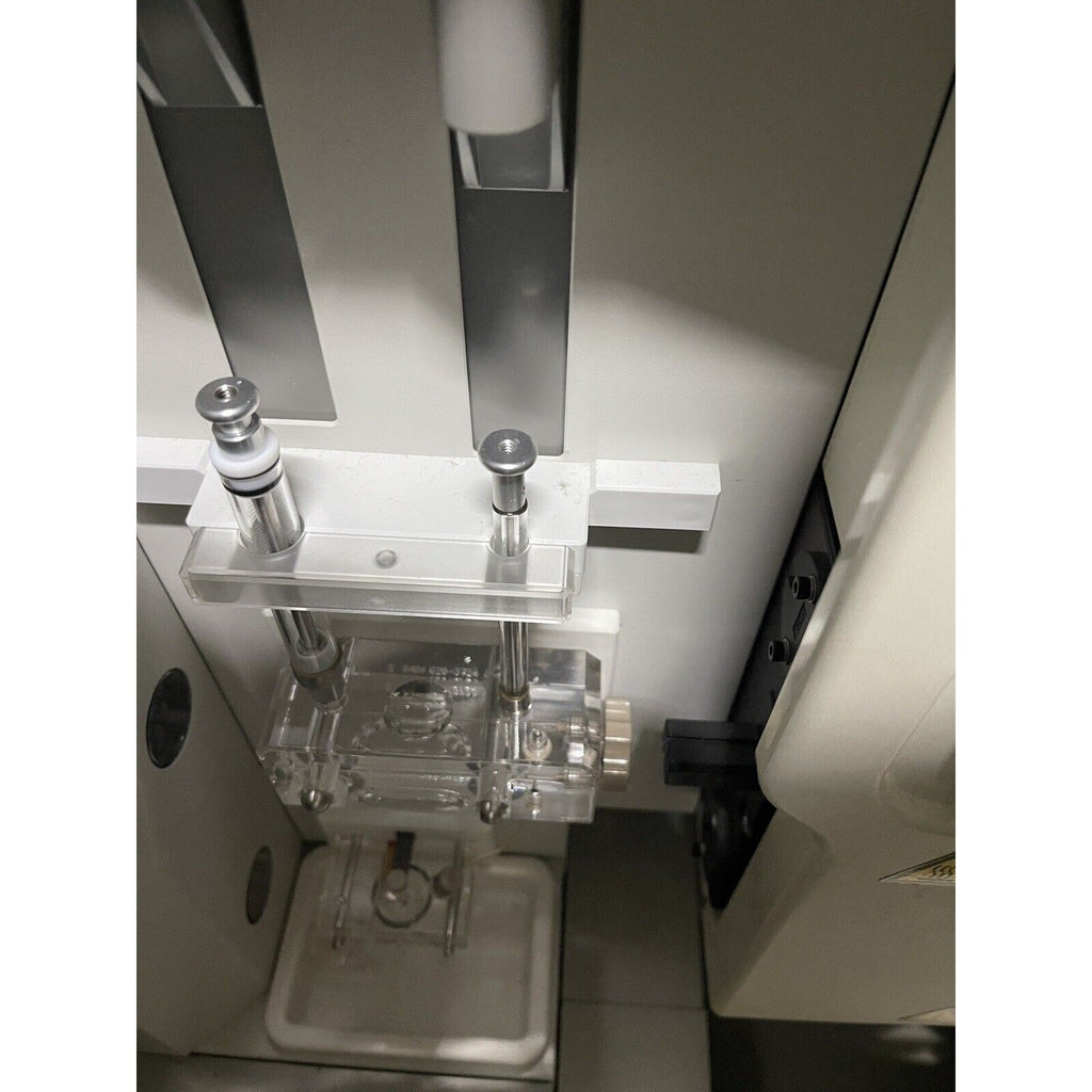 Hitachi 3100 Genetic Analyzer DNA Sequencer. Applied Biosystems.