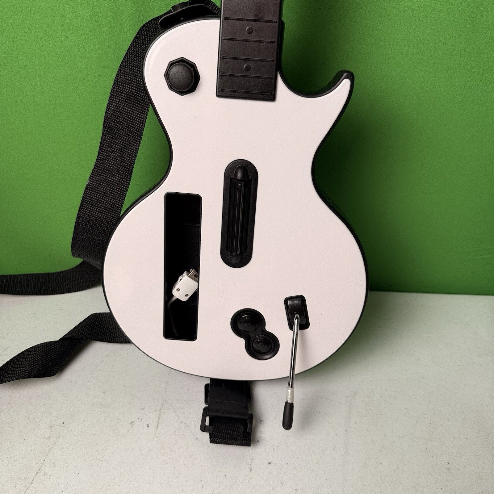 Guitar Hero 3 Les Paul Guitar Controller for Nintendo Wii Wii-033 White
