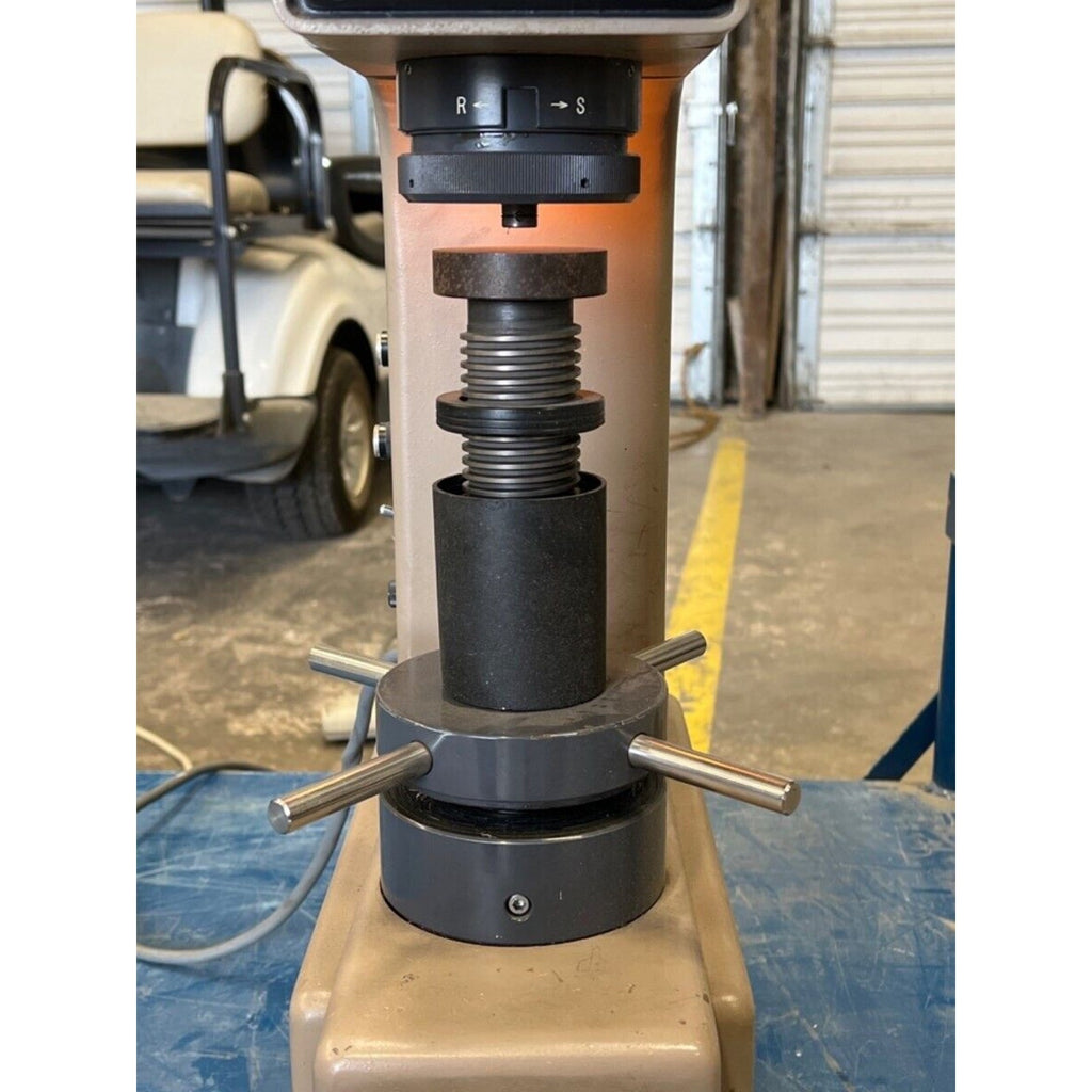 LECO RT-120 HARDNESS TESTER