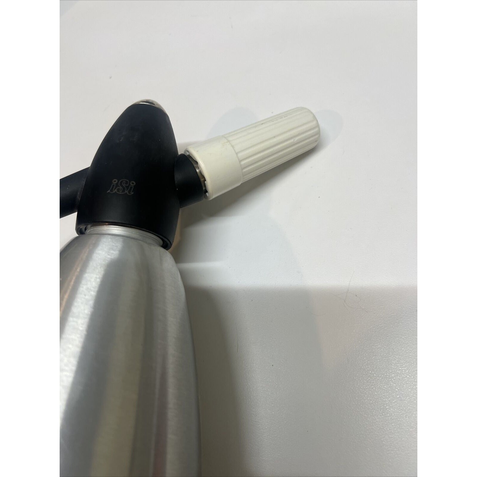 iSi Soda Water Carbonation Siphon. With Co2 Cartridges.