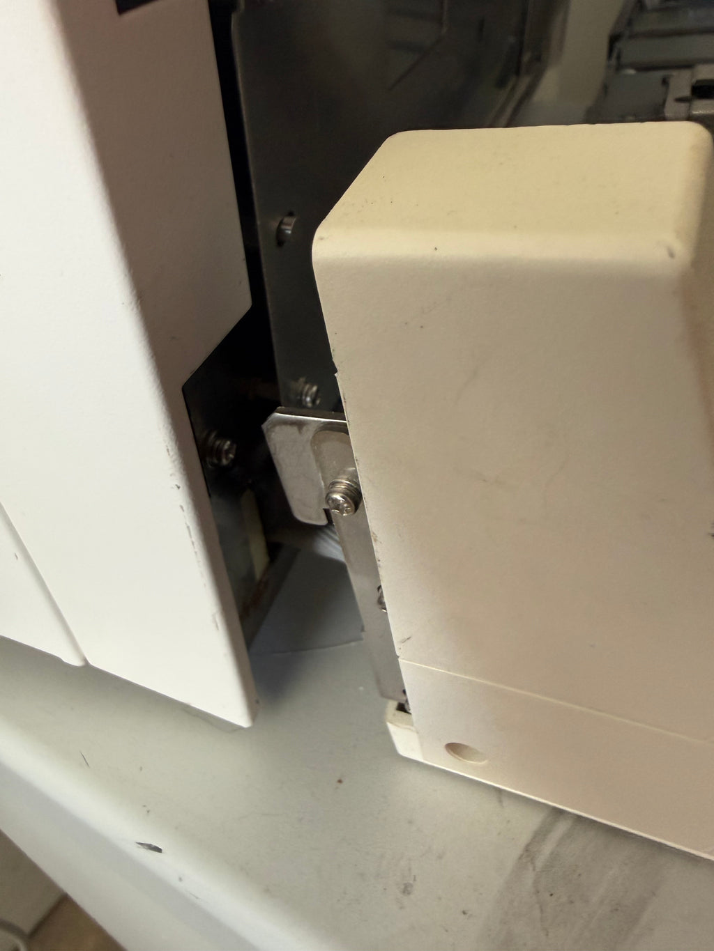 ARKRAY AUTION MAX AX-4030 with a PC