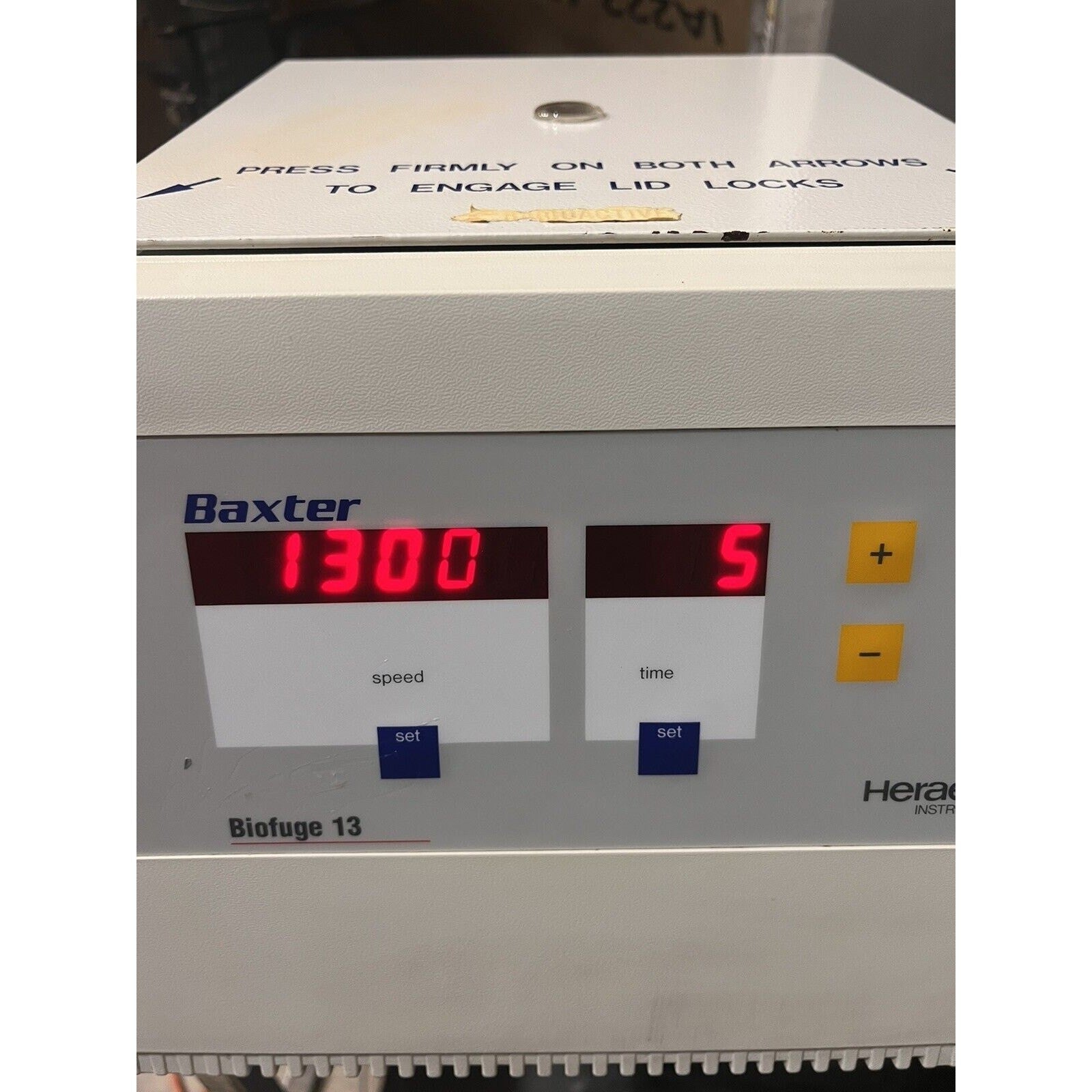 Baxter Heraeus Biofuge 13 Model 3637 W/ Heraeus Cat-No. 3743 - TESTED