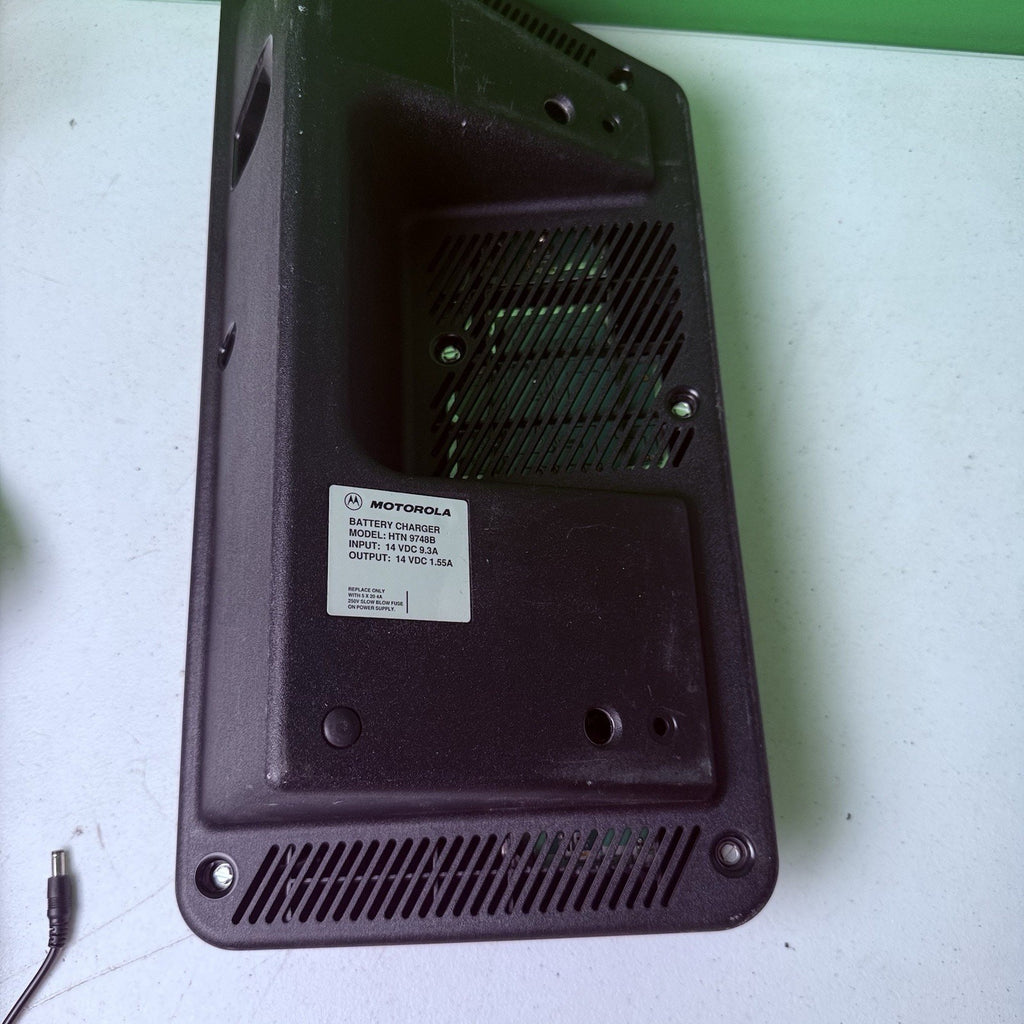 Motorola HTN 9748B 6-Bank Charging Station For Two Way Radios