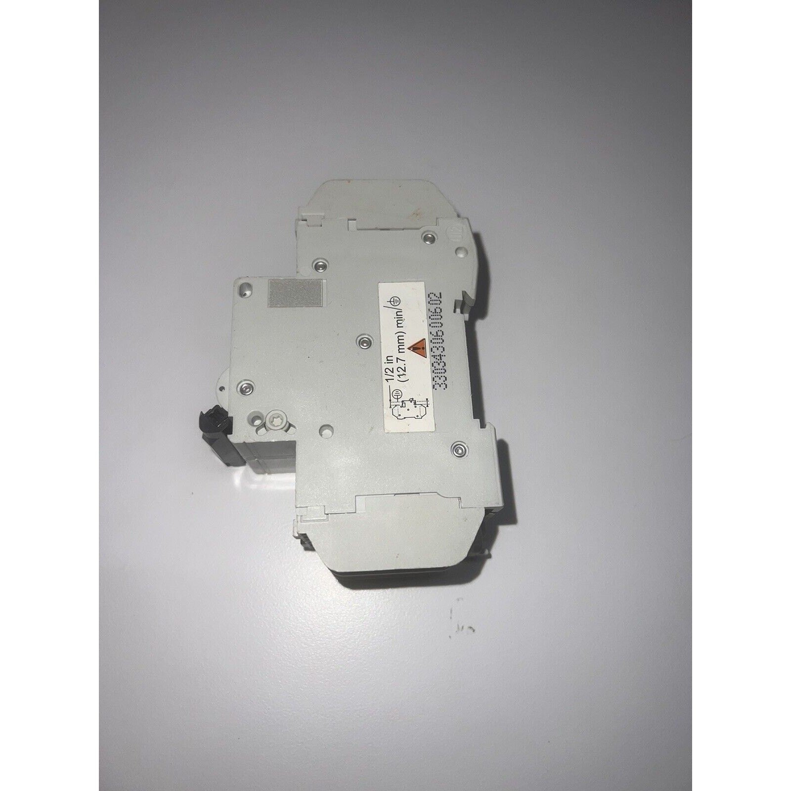 Merlin Gerin D 8A Multi 9 C60 CIRCUIT BREAKER 24521 8-Amp 2-Pole 5kA 480Y/277V