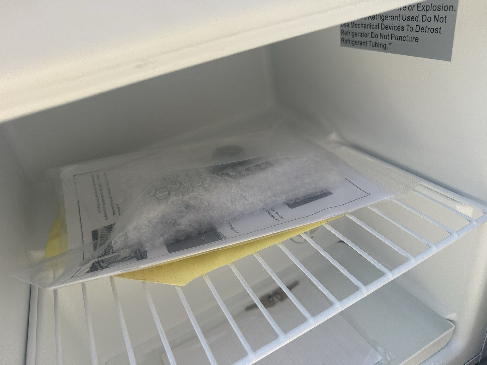 EdgeStar CMF151L-1 - Freezer Medical Appliances