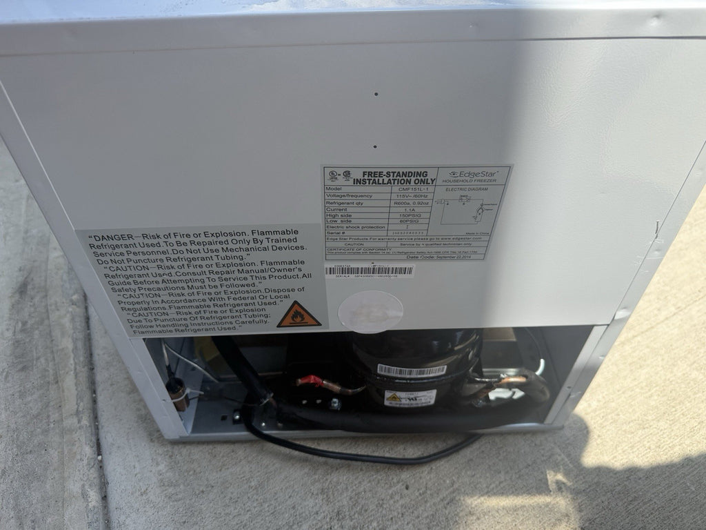 EdgeStar CMF151L-1 - Freezer Medical Appliances