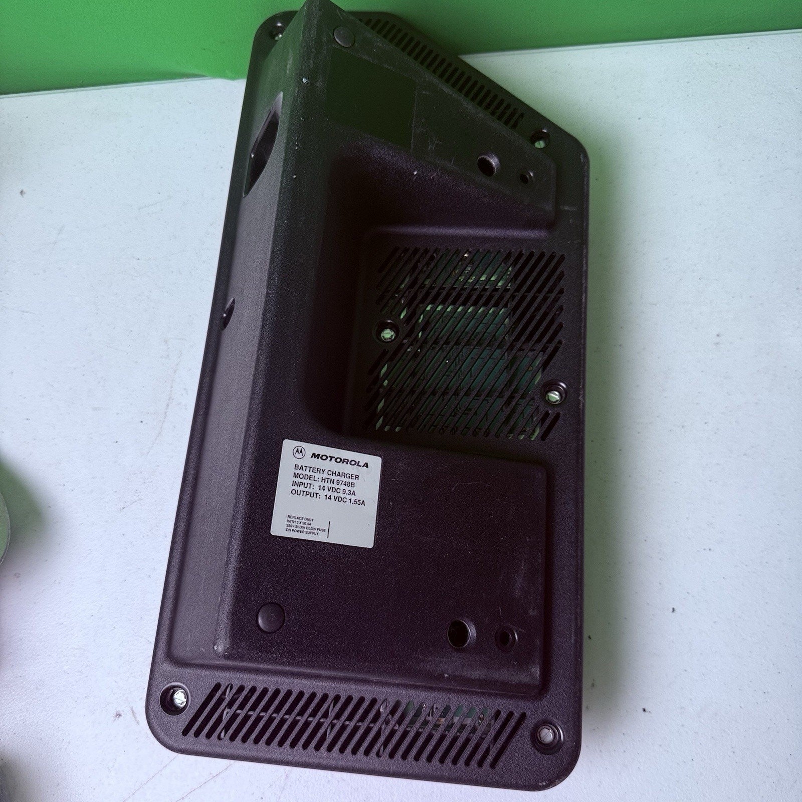 Motorola HTN 9748B 6-Bank Charging Station For Two Way Radios