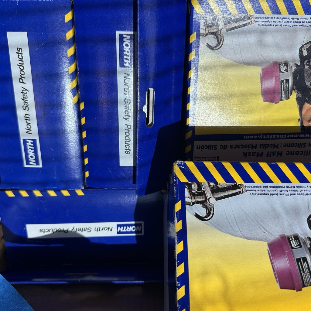 Honeywell North 7700 Series Half Face Respirator (7700-30M) - Size: Medium - NIB