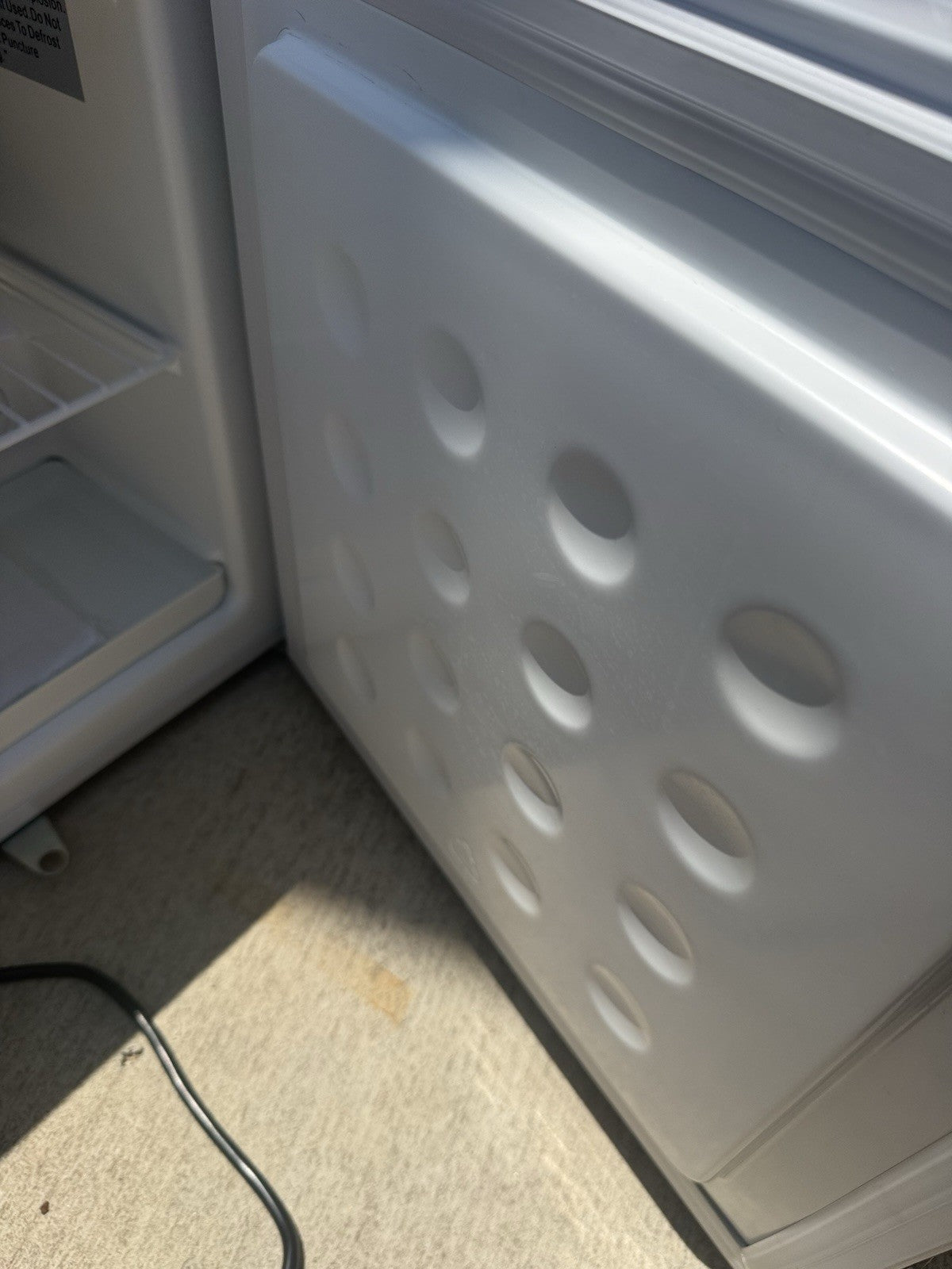 EdgeStar CMF151L-1 - Freezer Medical Appliances