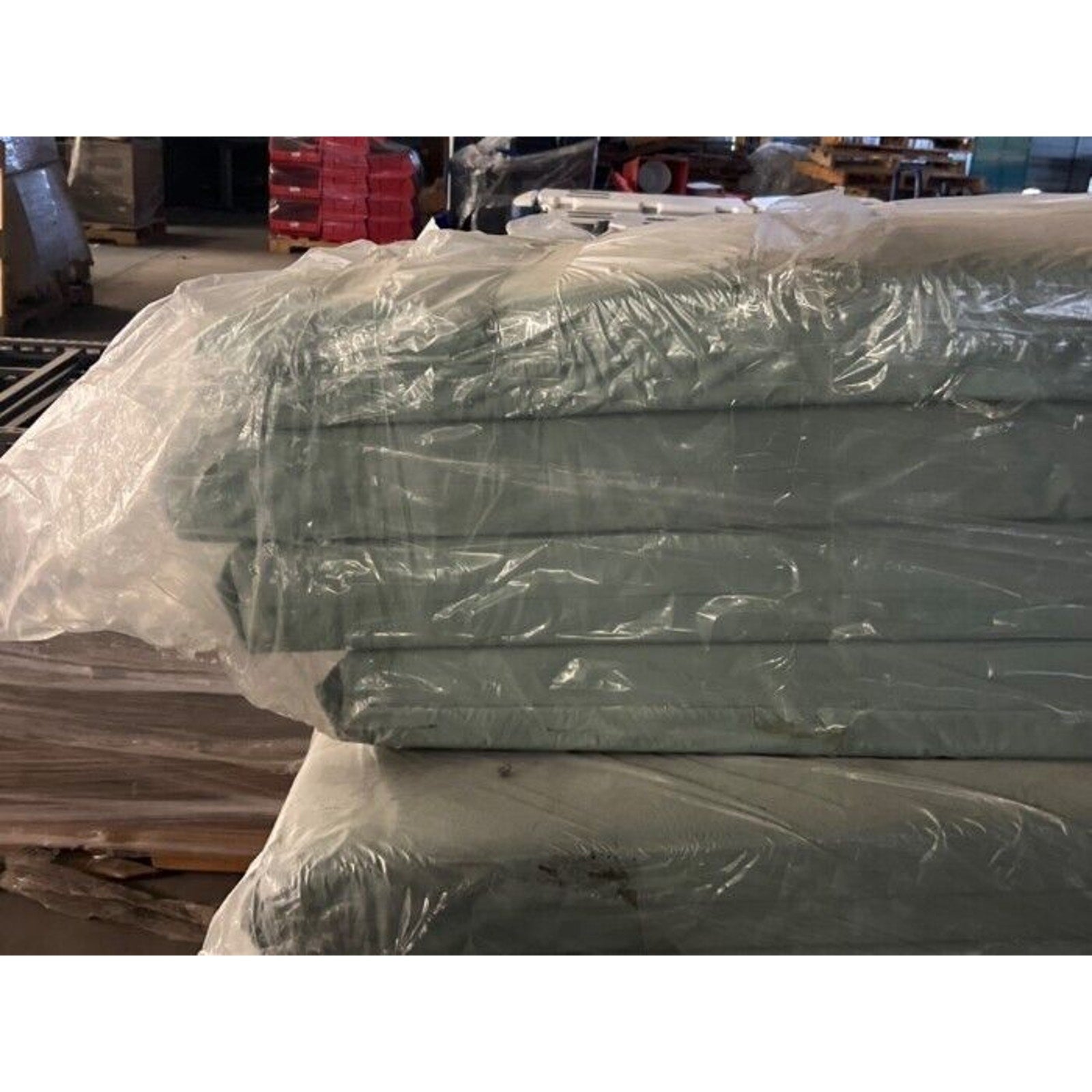 UMF Medical Mattress, Green 8571, 35” W x 79” L x 4” D